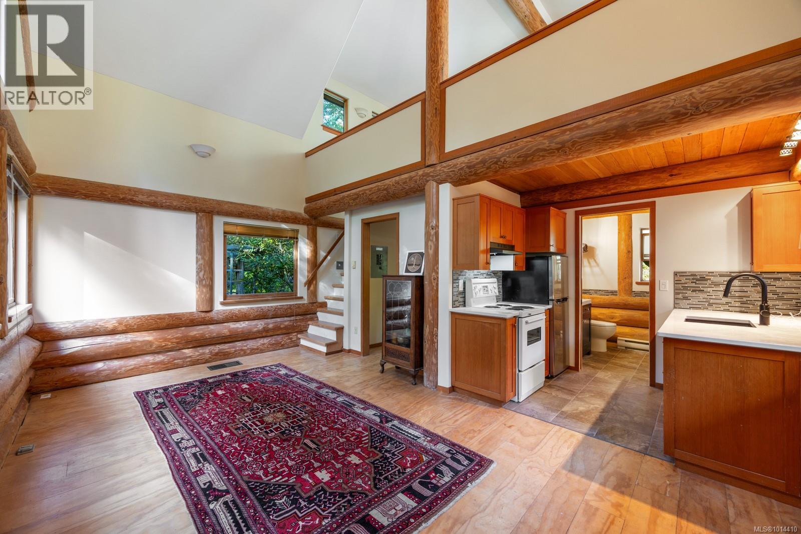 900 Spider Lake Rd, Qualicum Beach