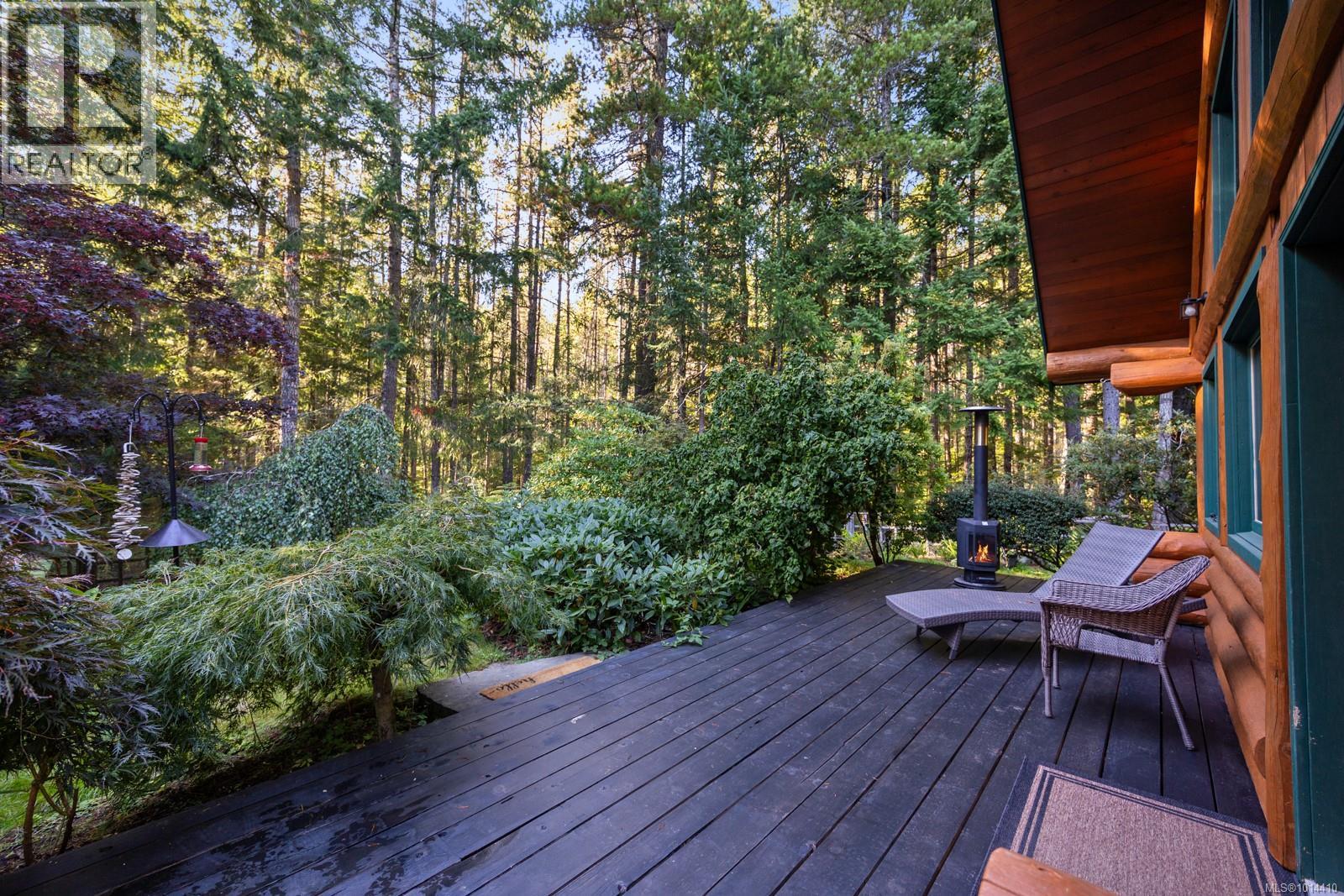 900 Spider Lake Rd, Qualicum Beach