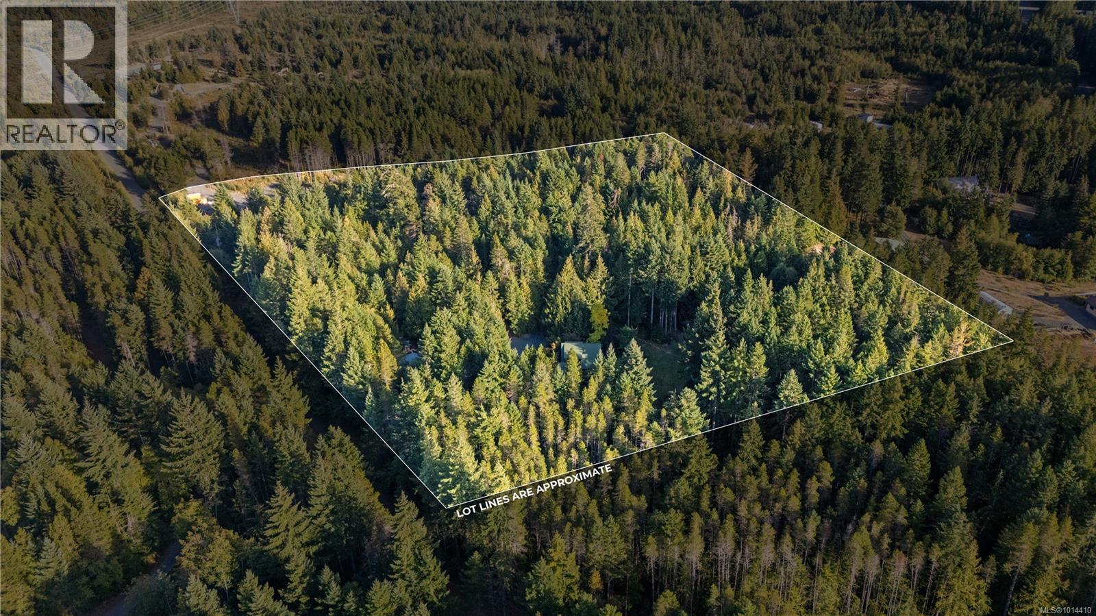 900 Spider Lake Rd, Qualicum Beach