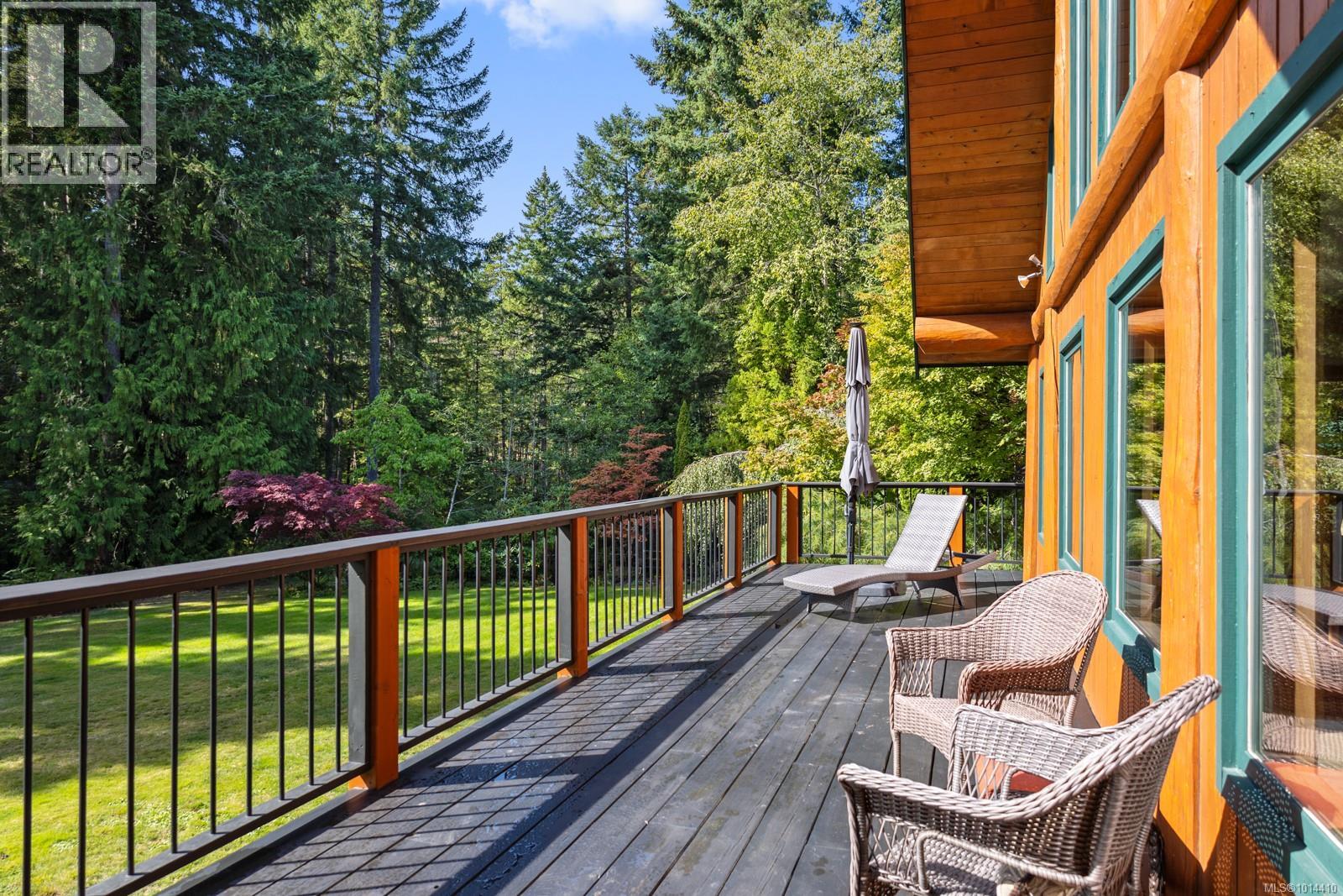 900 Spider Lake Rd, Qualicum Beach
