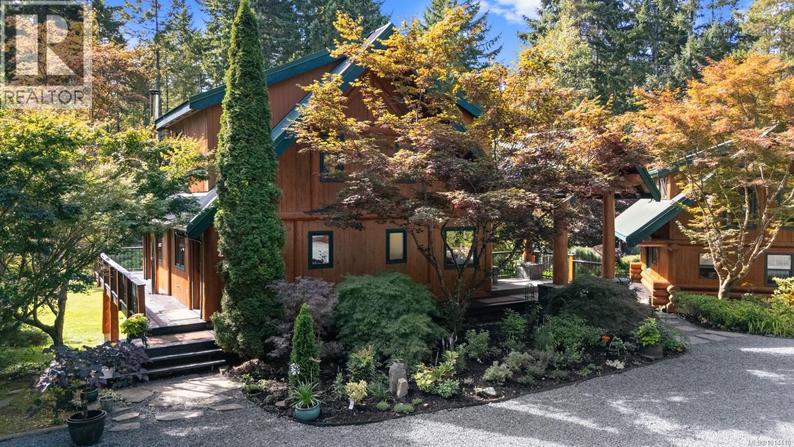 900 Spider Lake Rd, Qualicum Beach