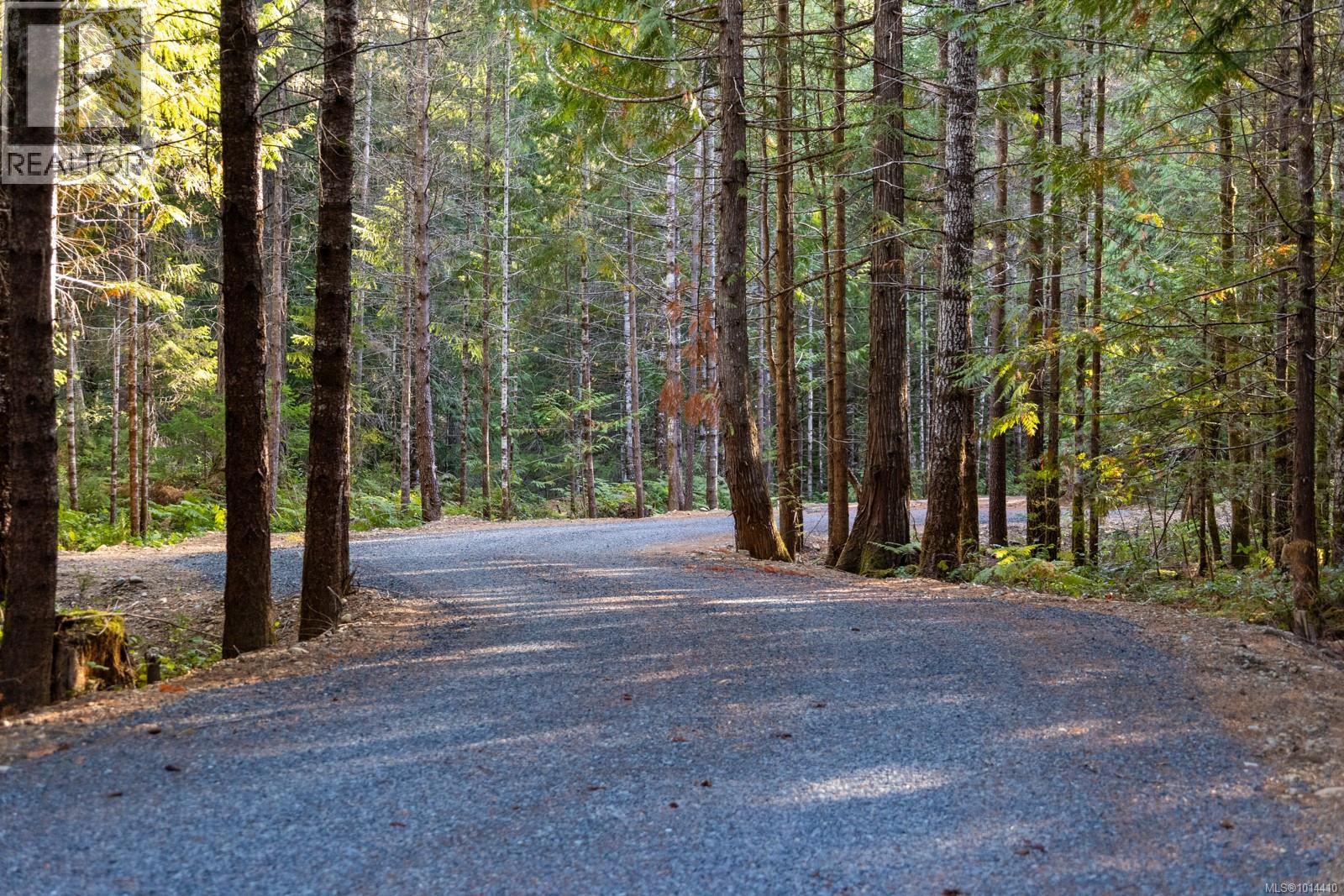 900 Spider Lake Rd, Qualicum Beach