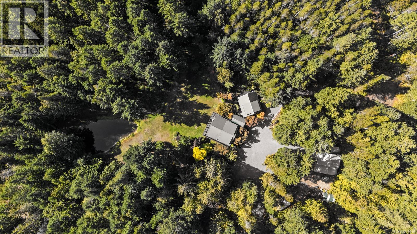 900 Spider Lake Rd, Qualicum Beach