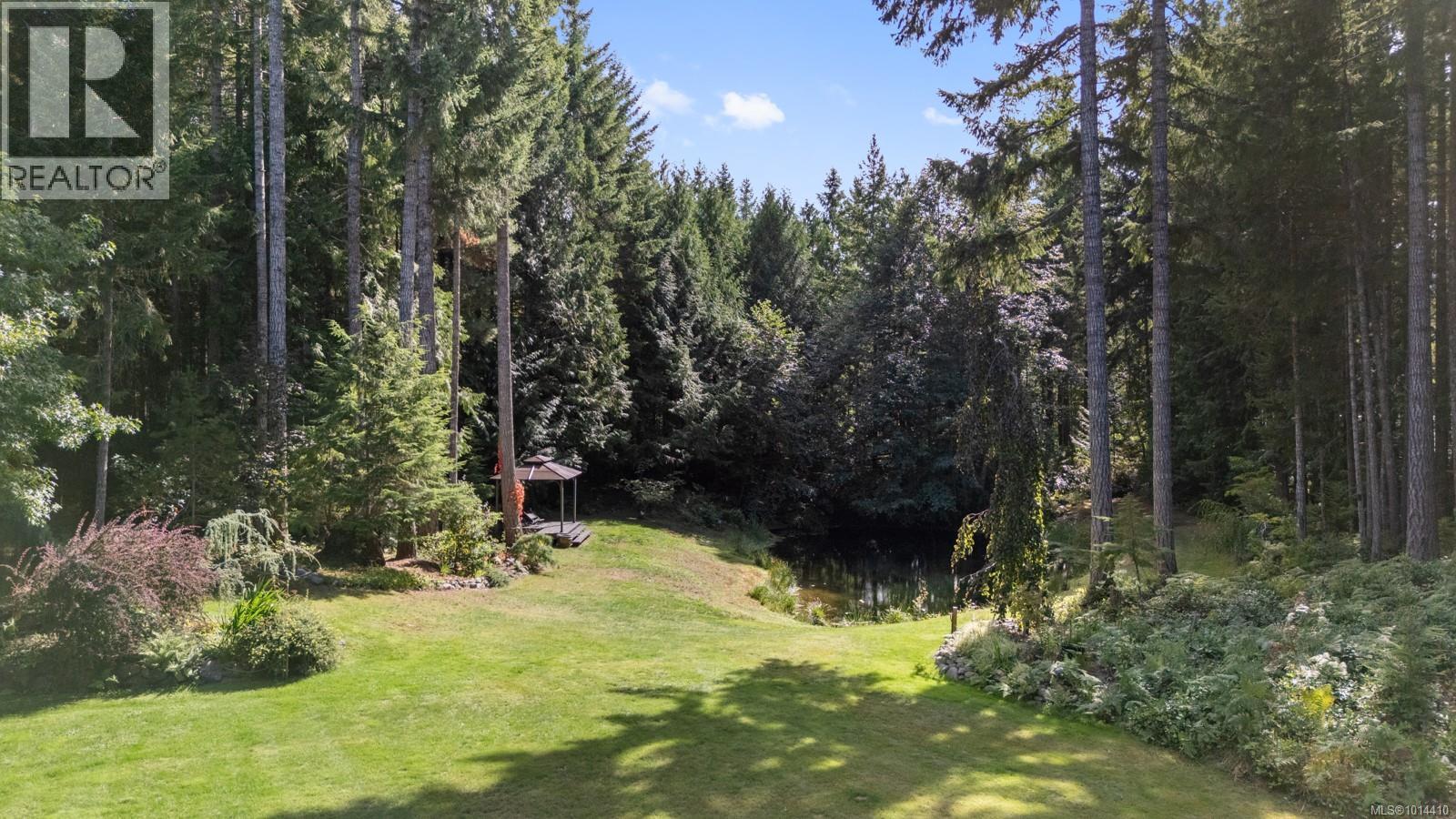 900 Spider Lake Rd, Qualicum Beach