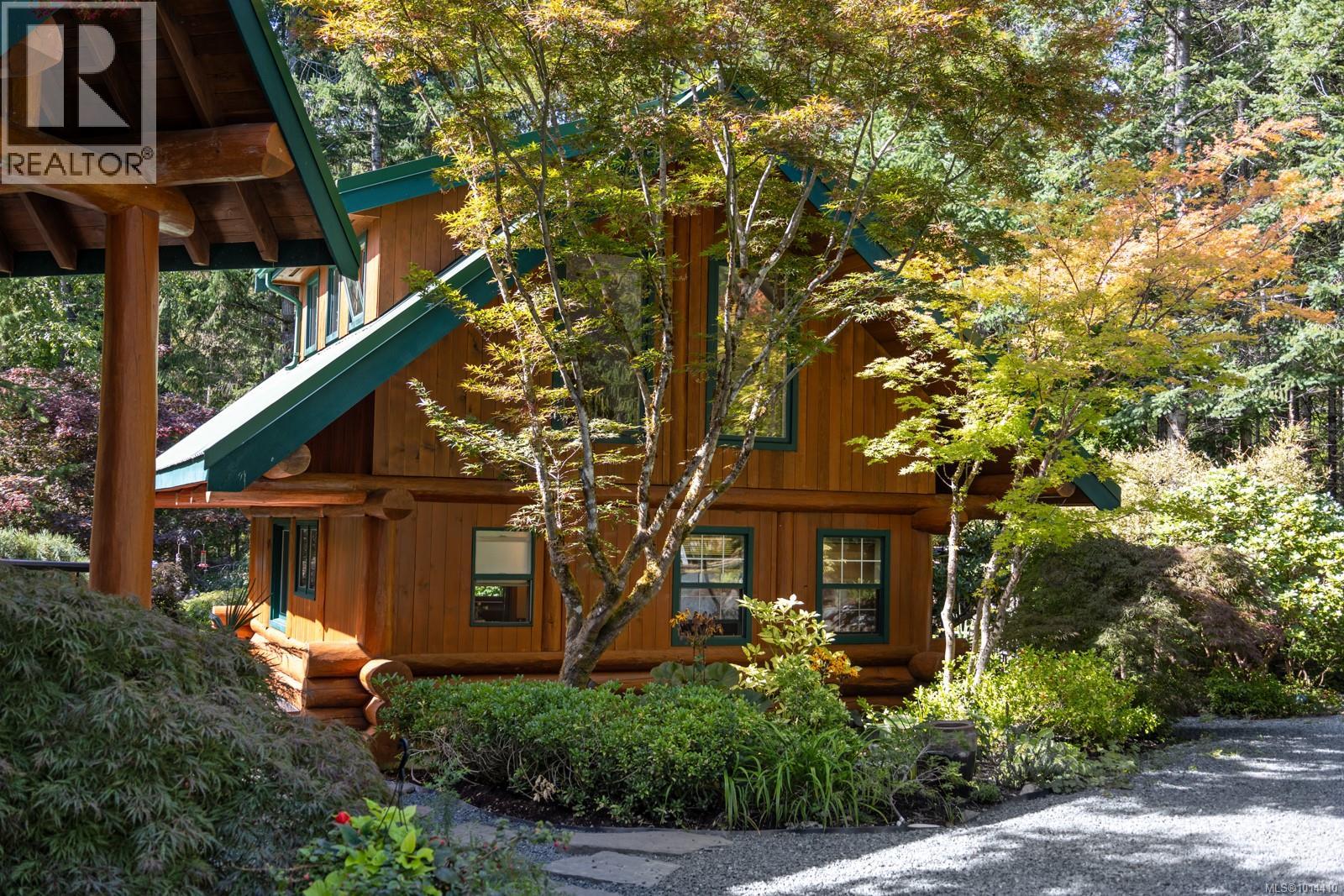 900 Spider Lake Rd, Qualicum Beach