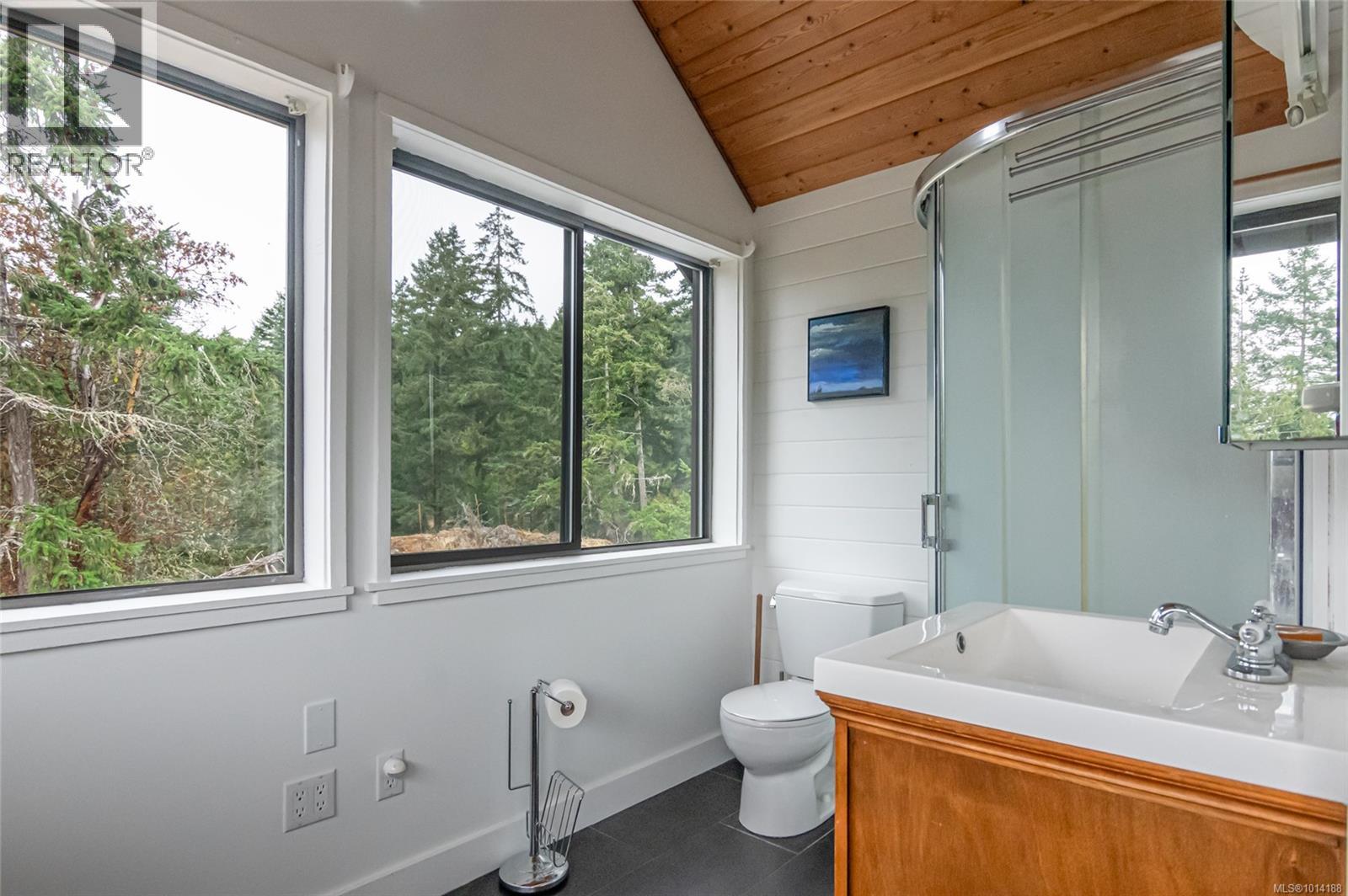 120 Heidi Pl, Salt Spring