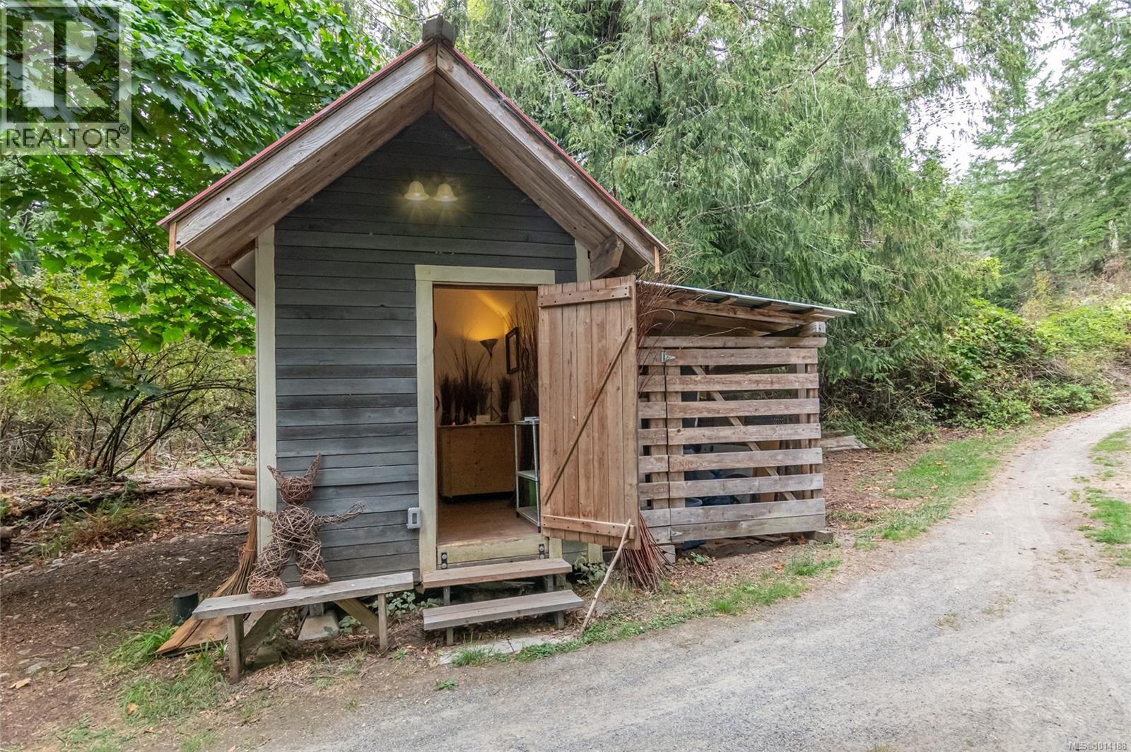 120 Heidi Pl, Salt Spring