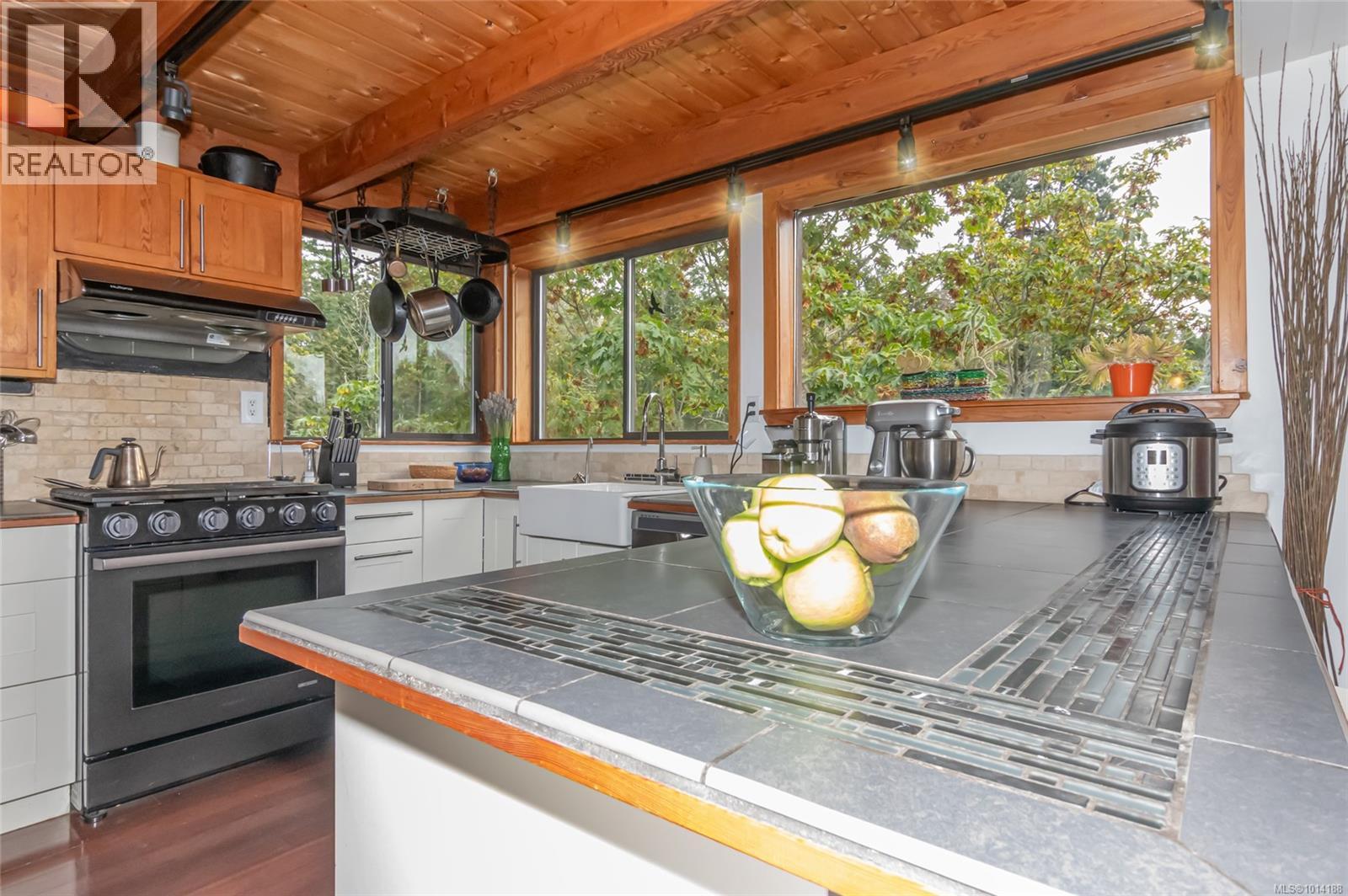 120 Heidi Pl, Salt Spring