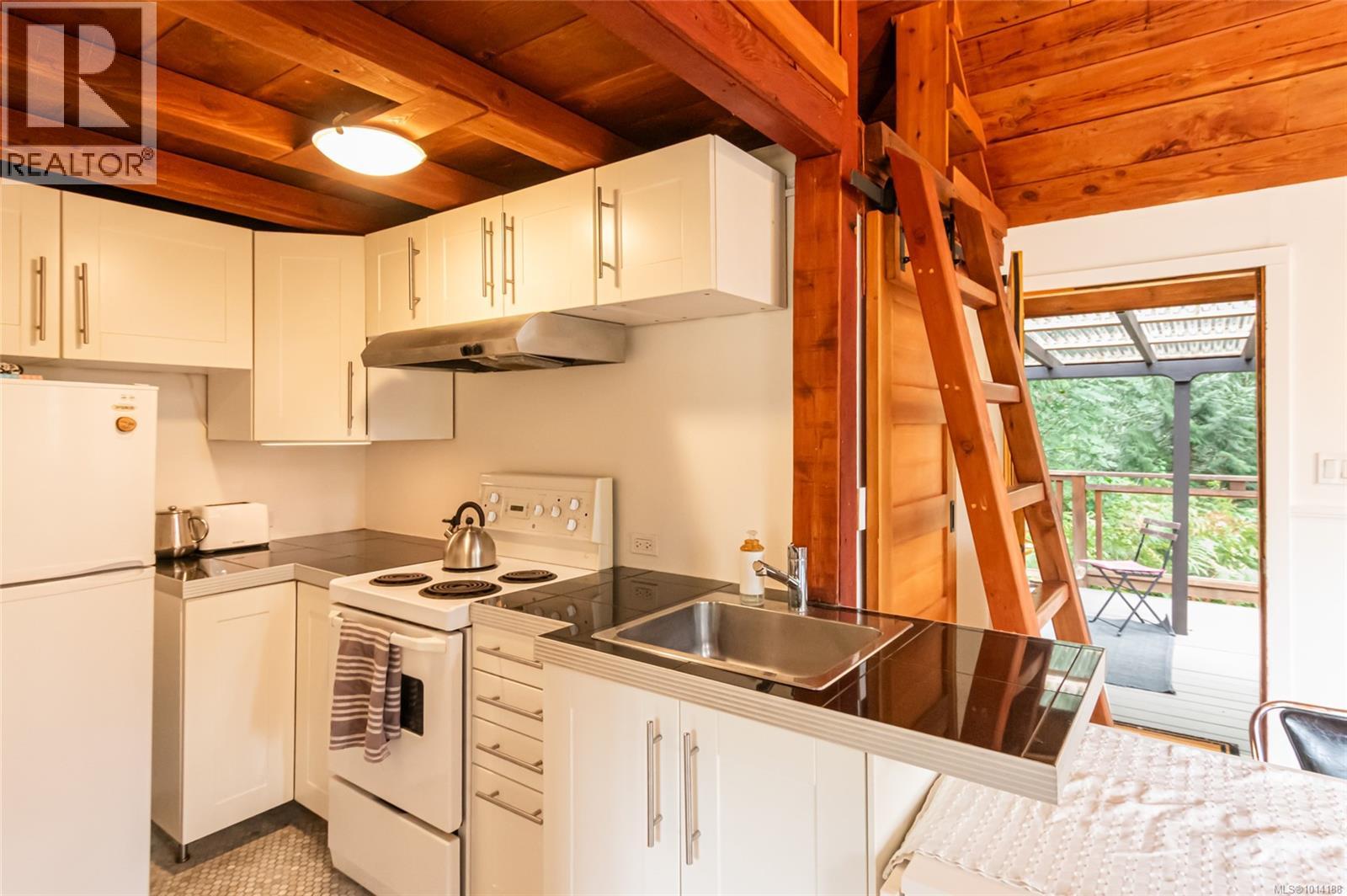 120 Heidi Pl, Salt Spring