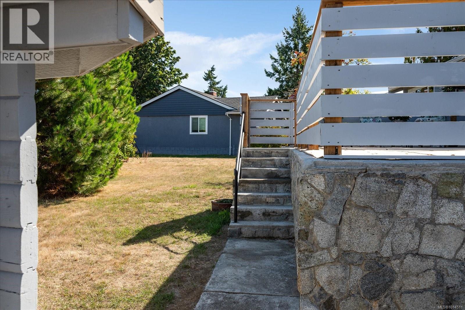 330 Temple St, Parksville