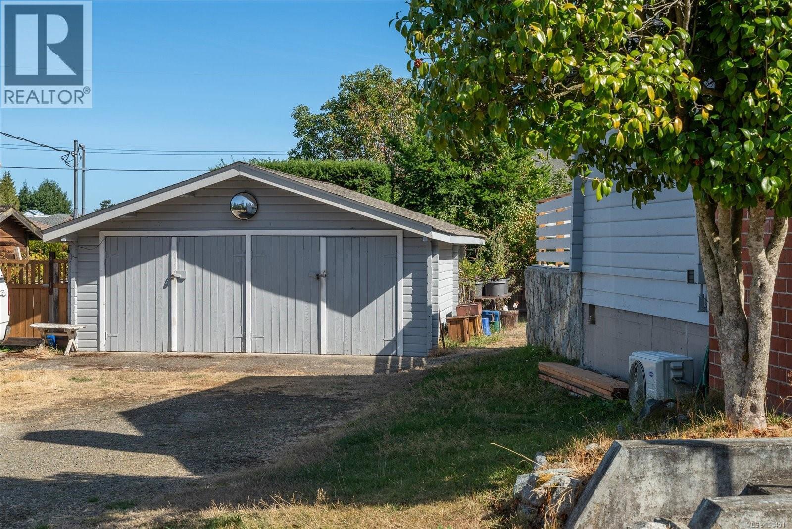 330 Temple St, Parksville
