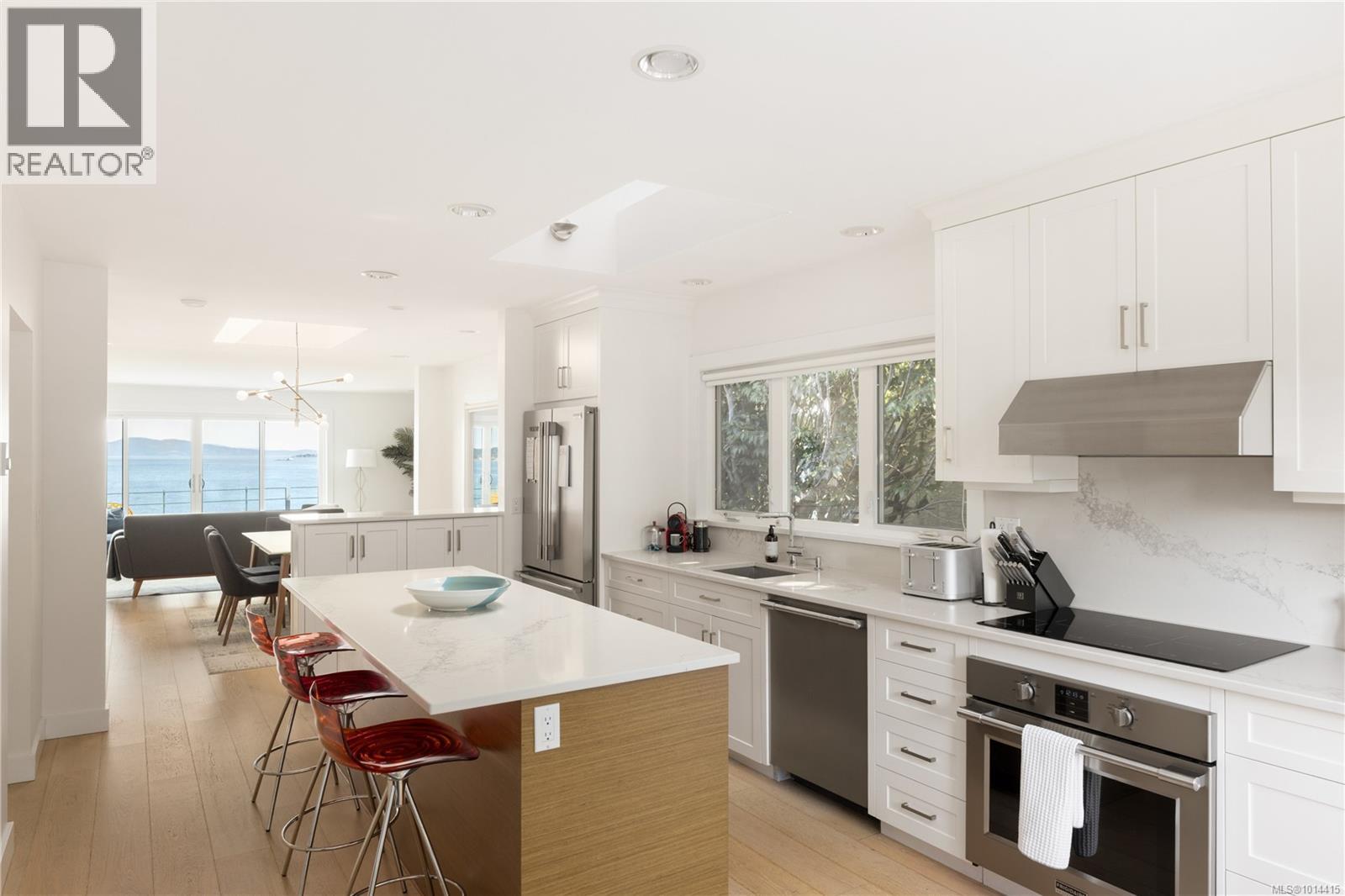  1250 Beach Drive, Oak Bay