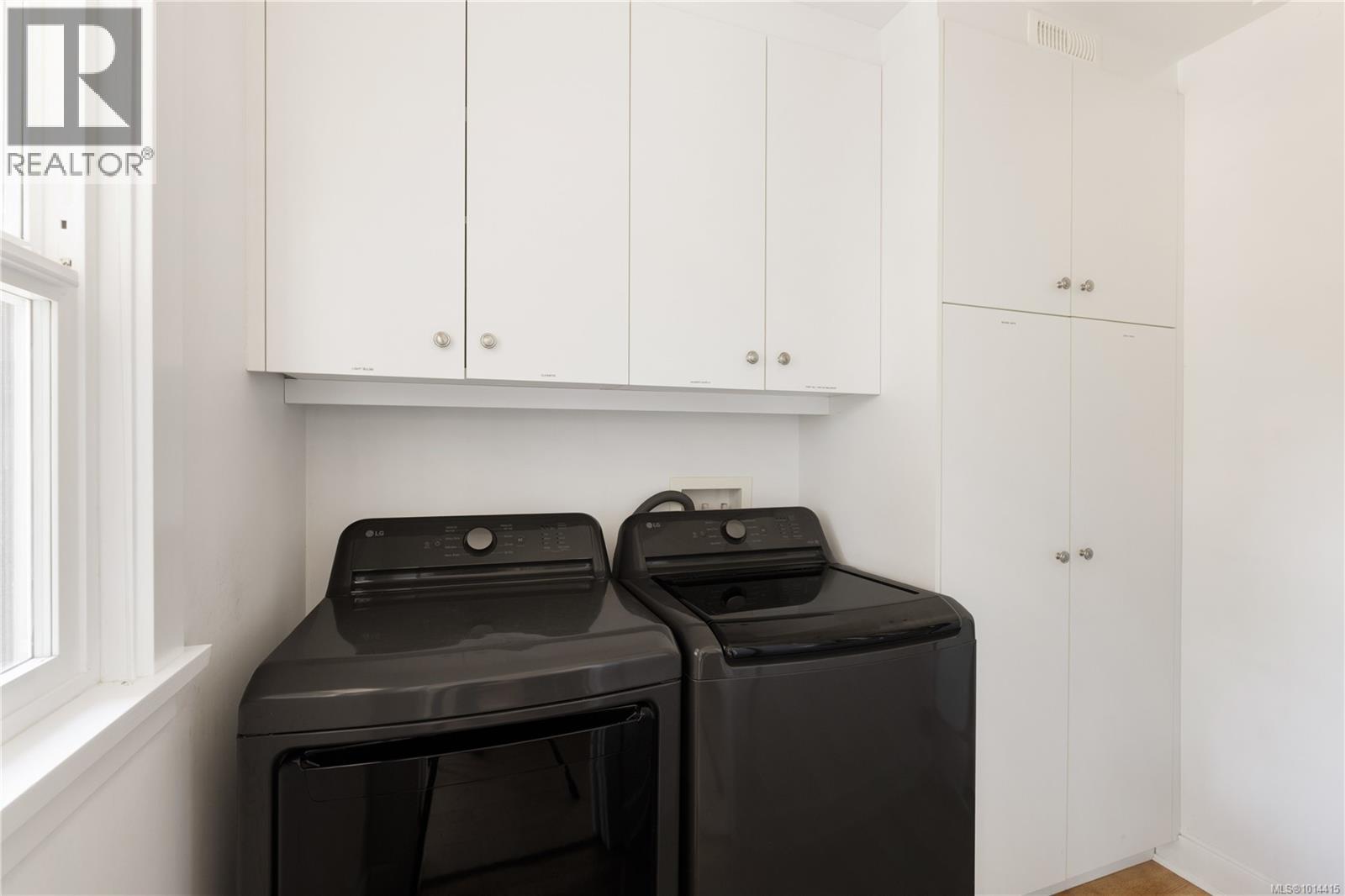  1250 Beach Drive, Oak Bay