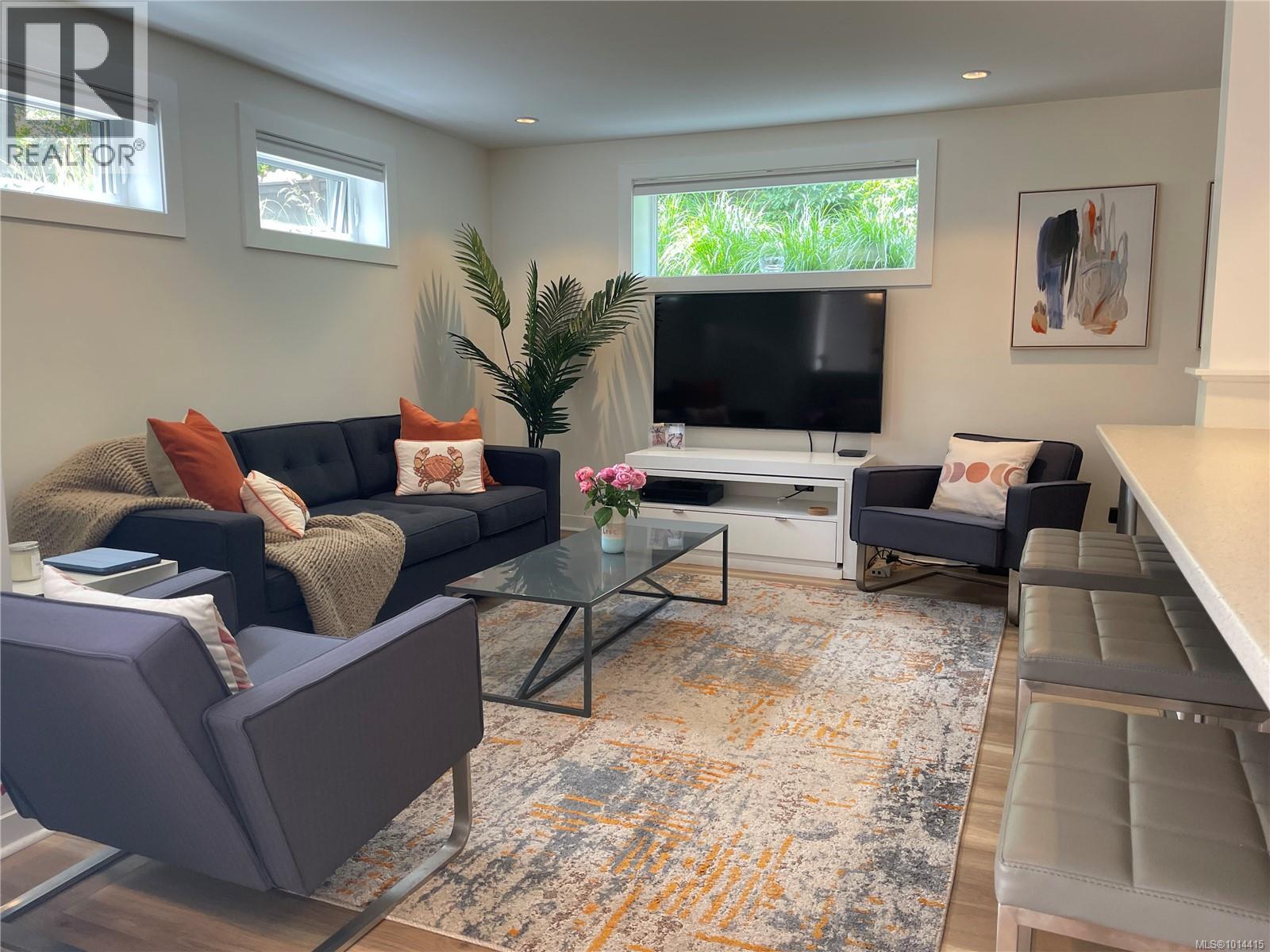  1250 Beach Drive, Oak Bay