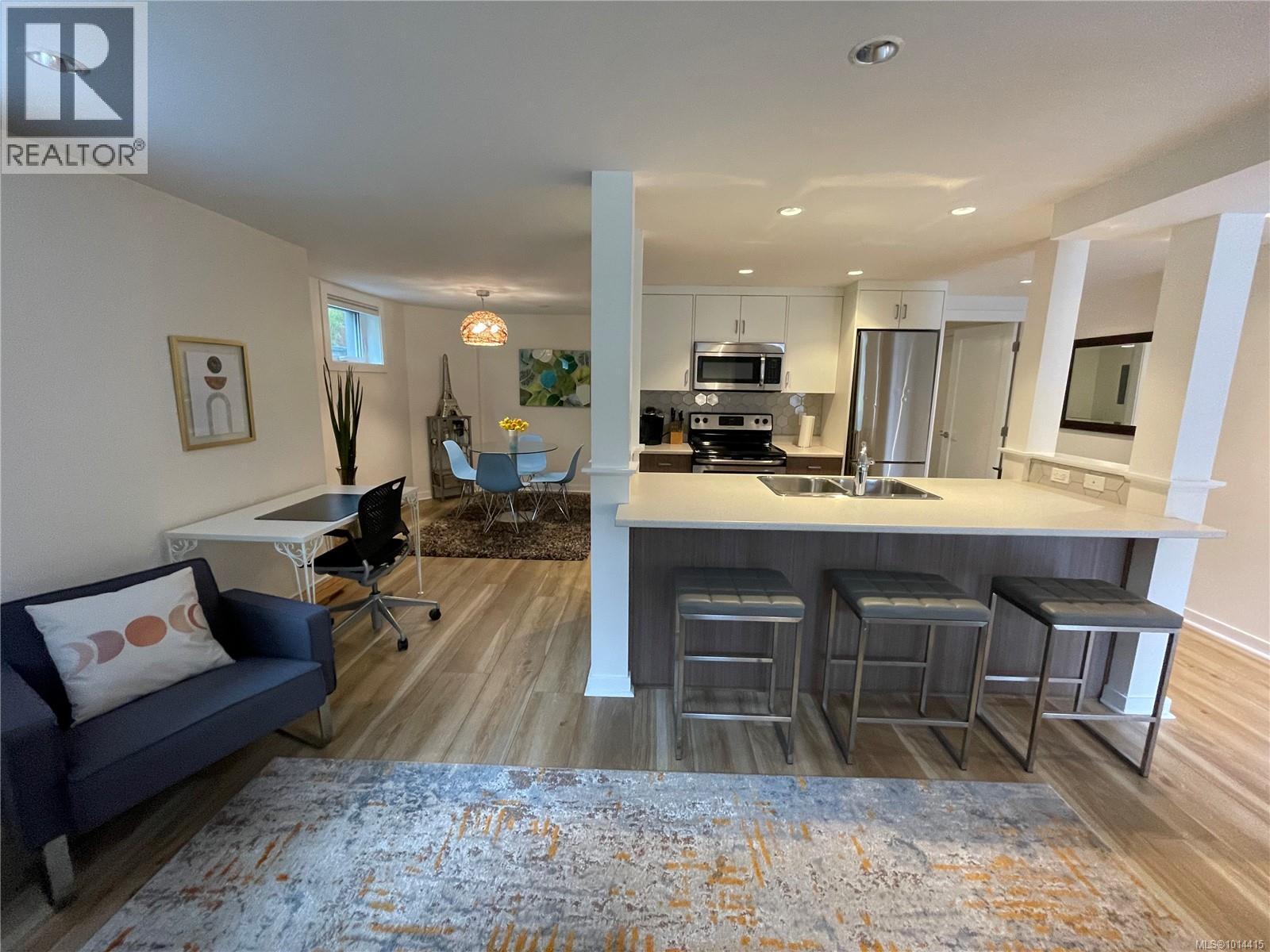  1250 Beach Drive, Oak Bay
