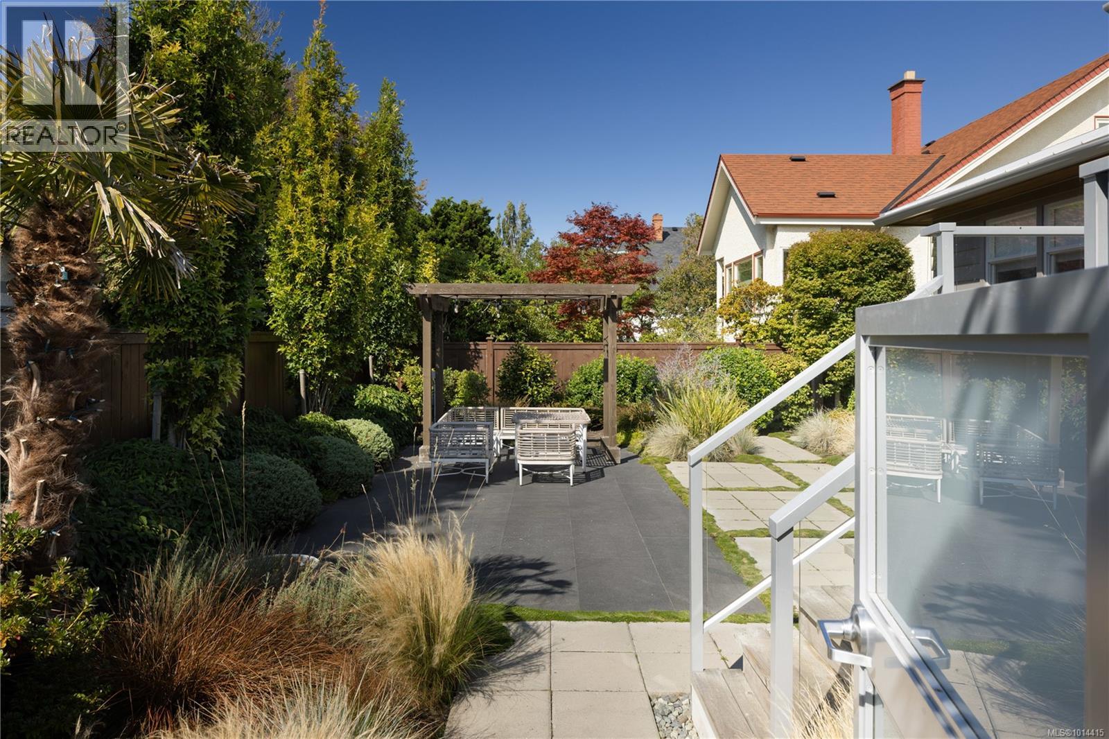  1250 Beach Drive, Oak Bay