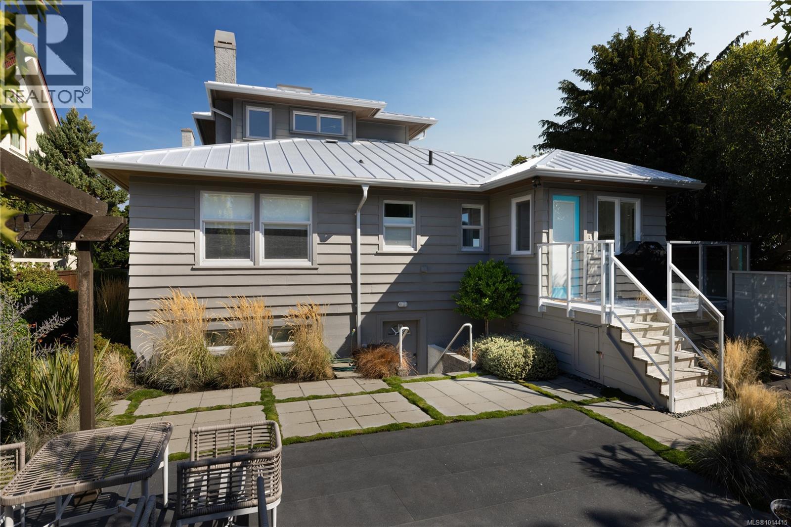  1250 Beach Drive, Oak Bay