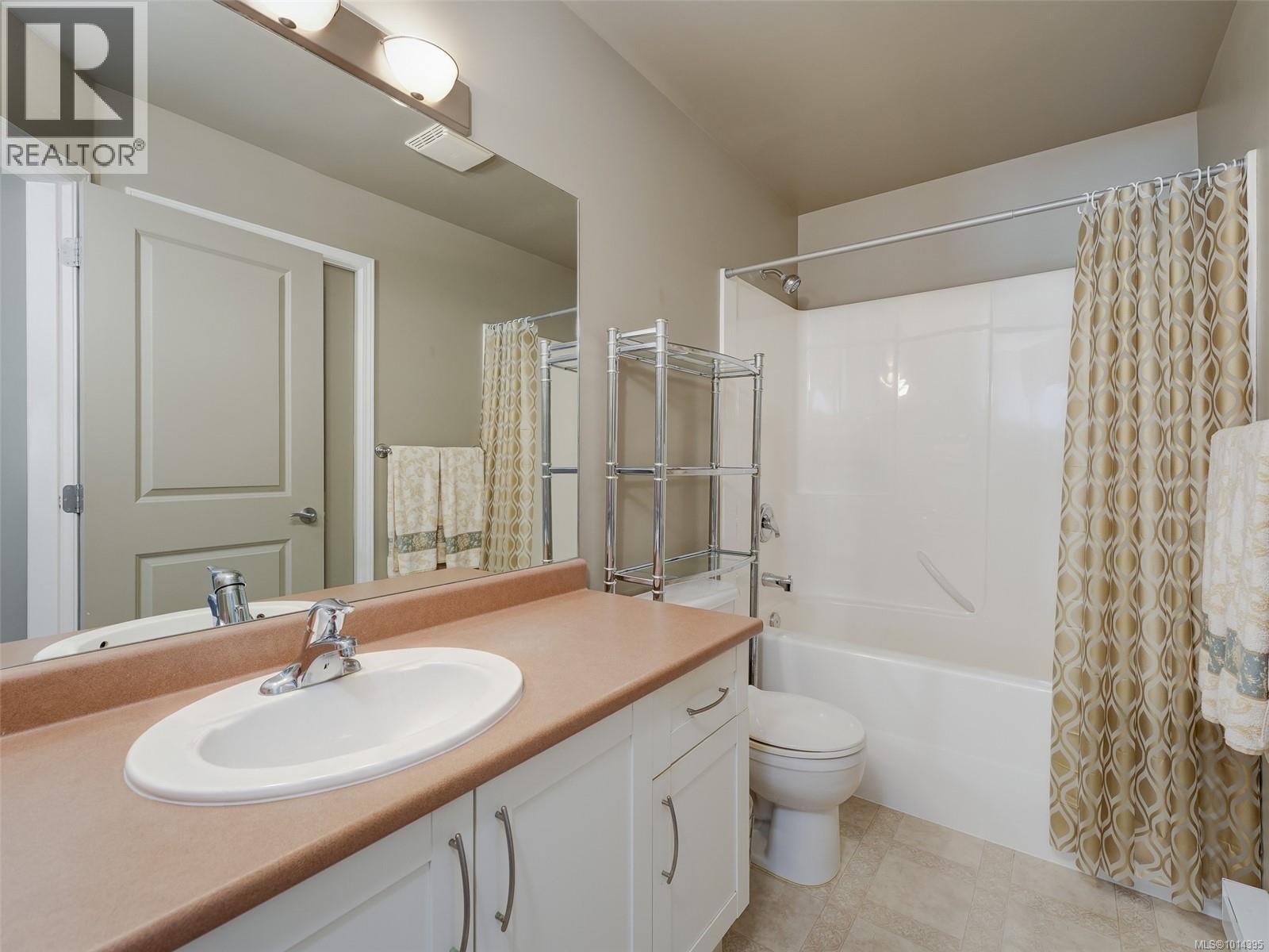 641 Olympia Ridge, Langford