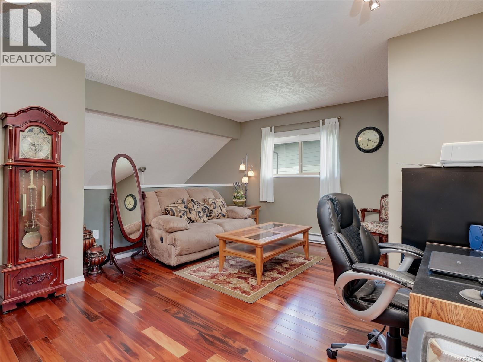  641 Olympia Ridge, Langford