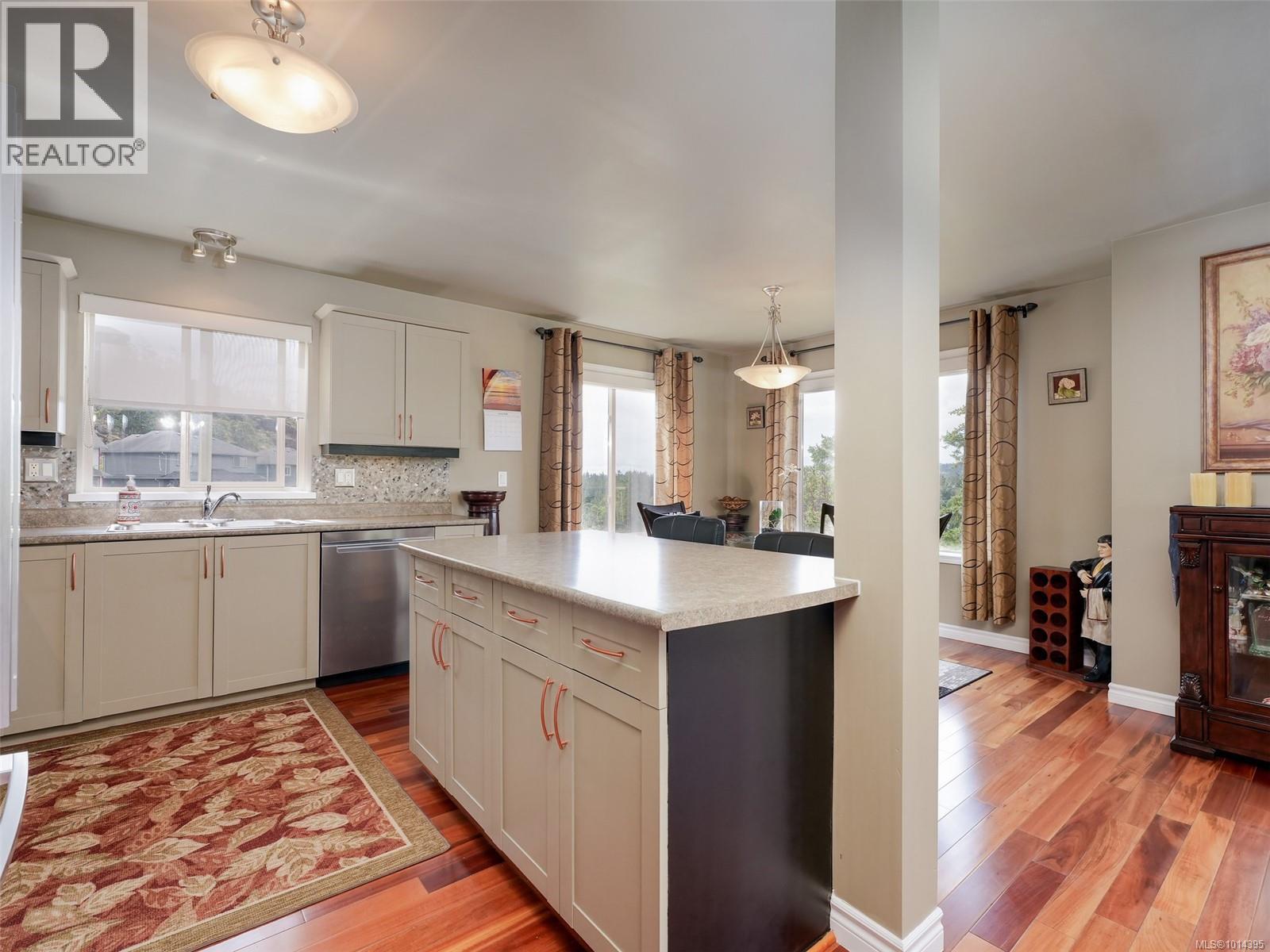  641 Olympia Ridge, Langford