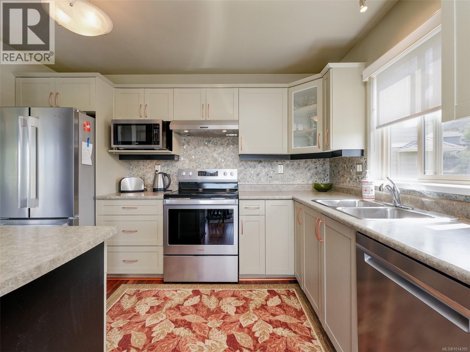  641 Olympia Ridge, Langford