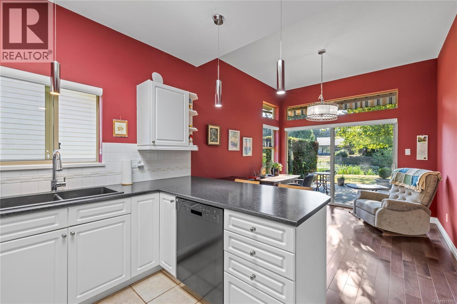 889 Lakes Blvd, French Creek