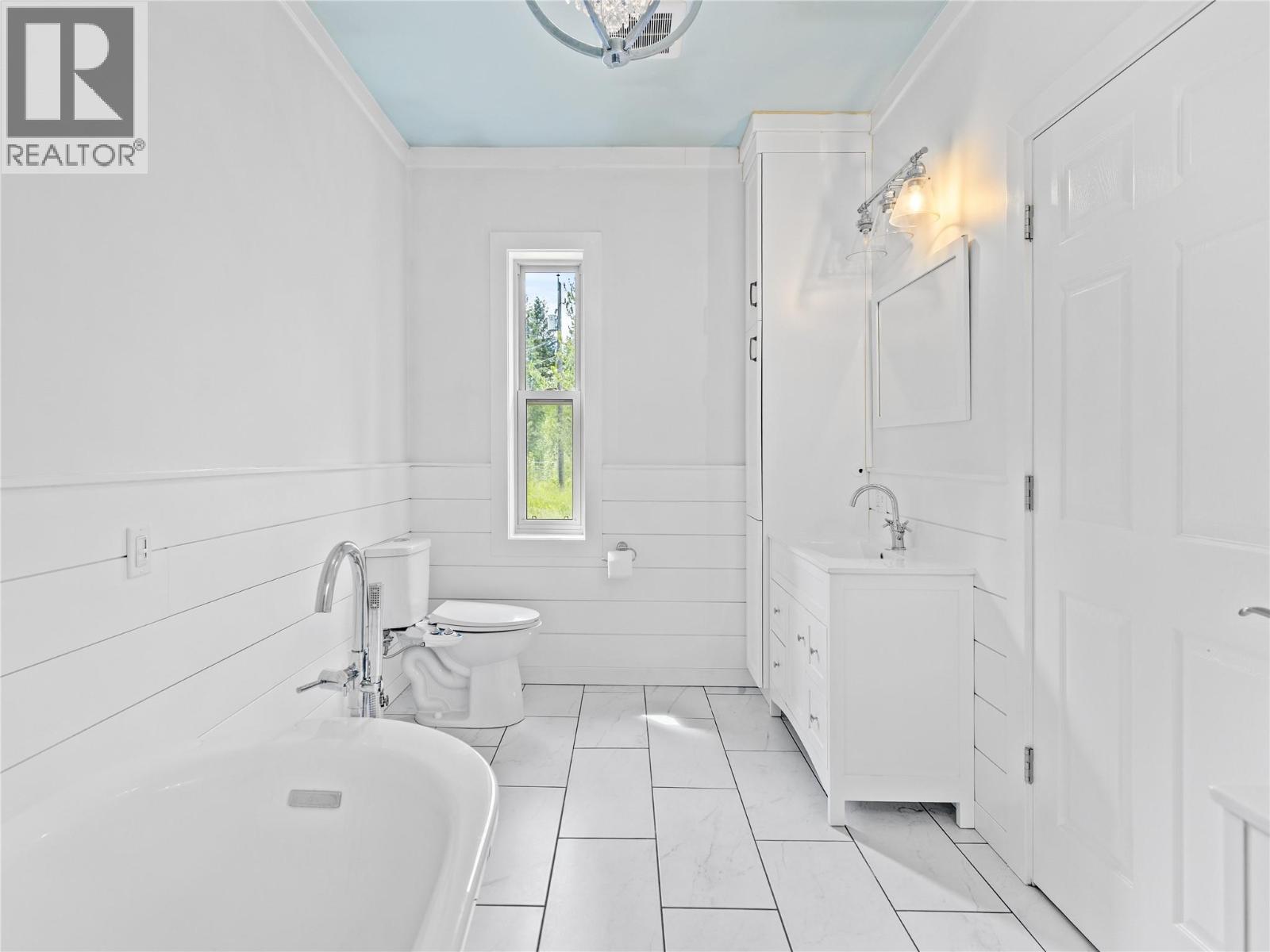 3272 Barriere Lakes Road, Barriere