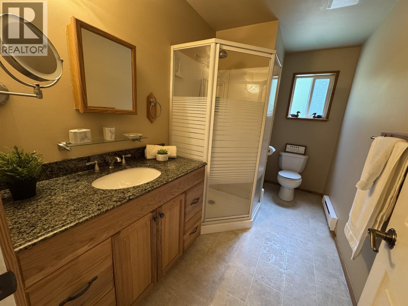 714 CHARTER ROAD, Mayne Island