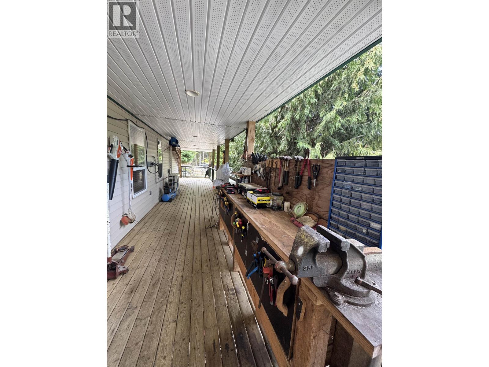 714 CHARTER ROAD, Mayne Island