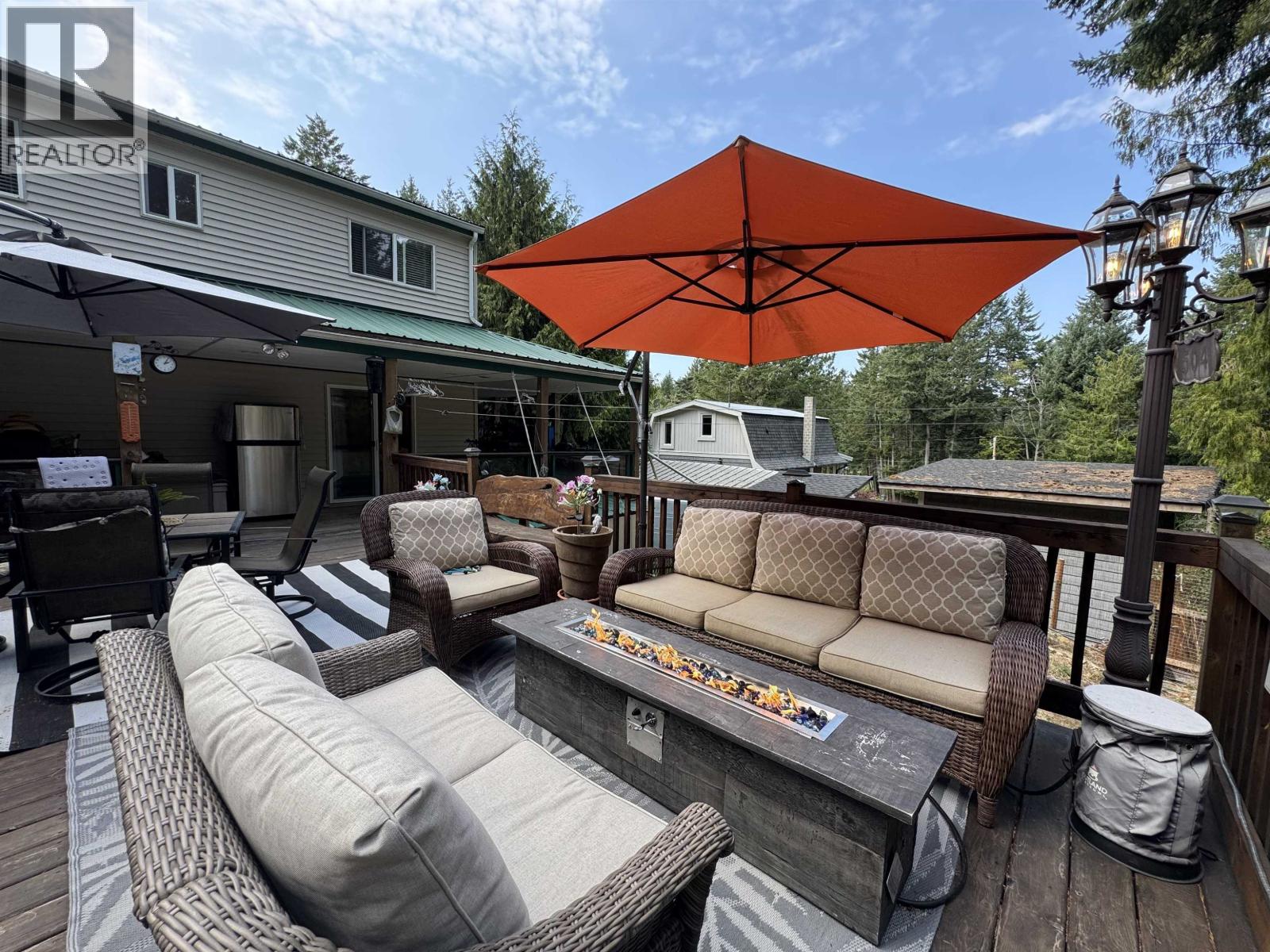 714 CHARTER ROAD, Mayne Island