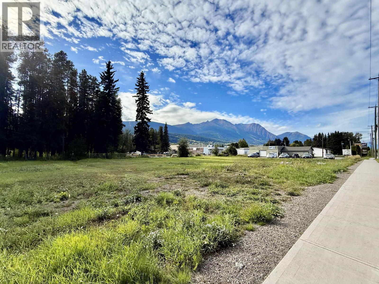 #LOTS-7 16 Highway, Smithers