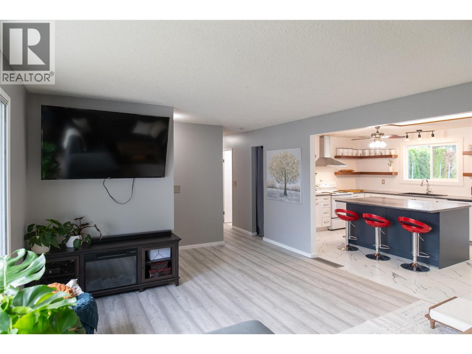  955 Hickory Road, Kelowna