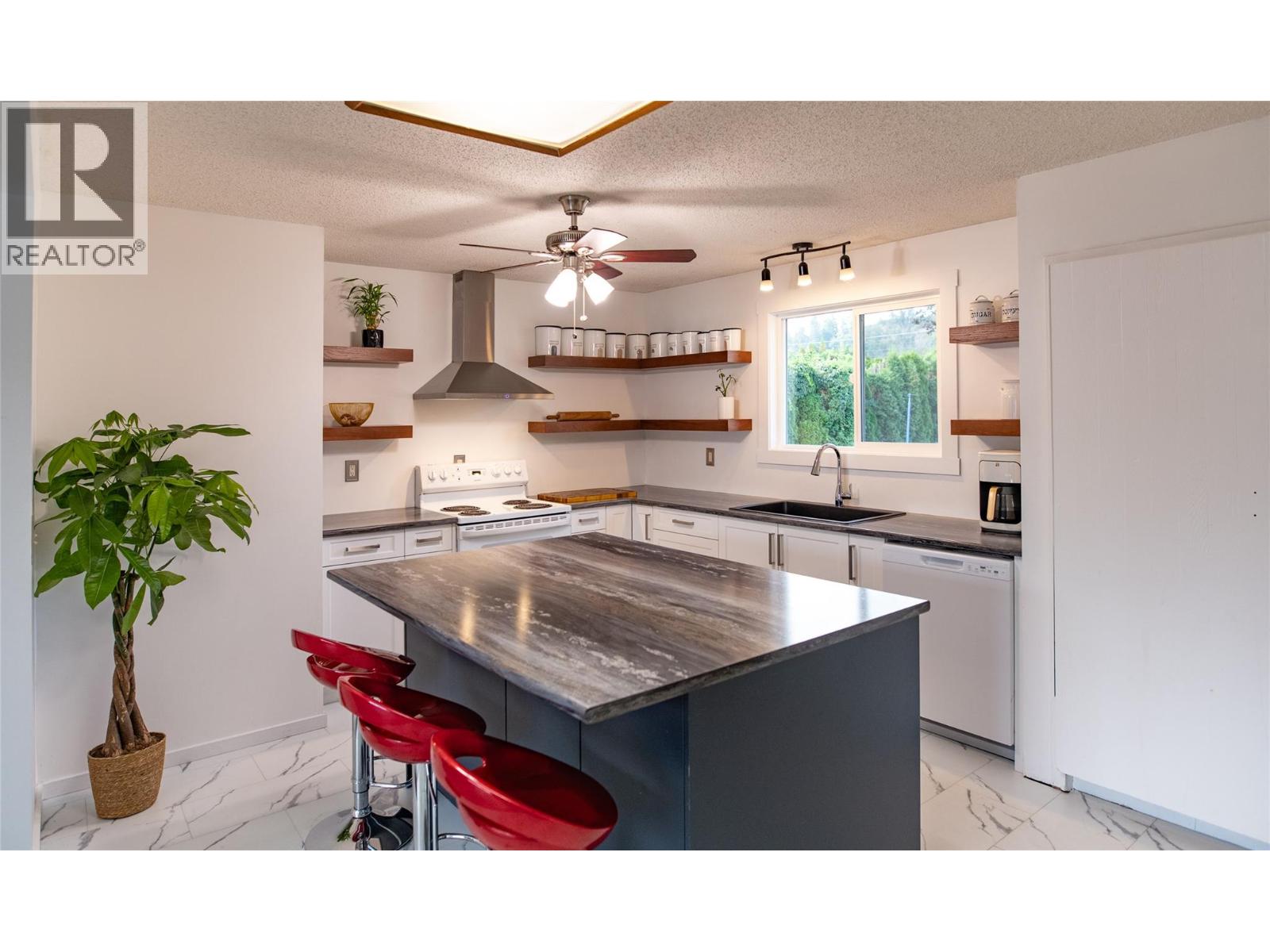  955 Hickory Road, Kelowna