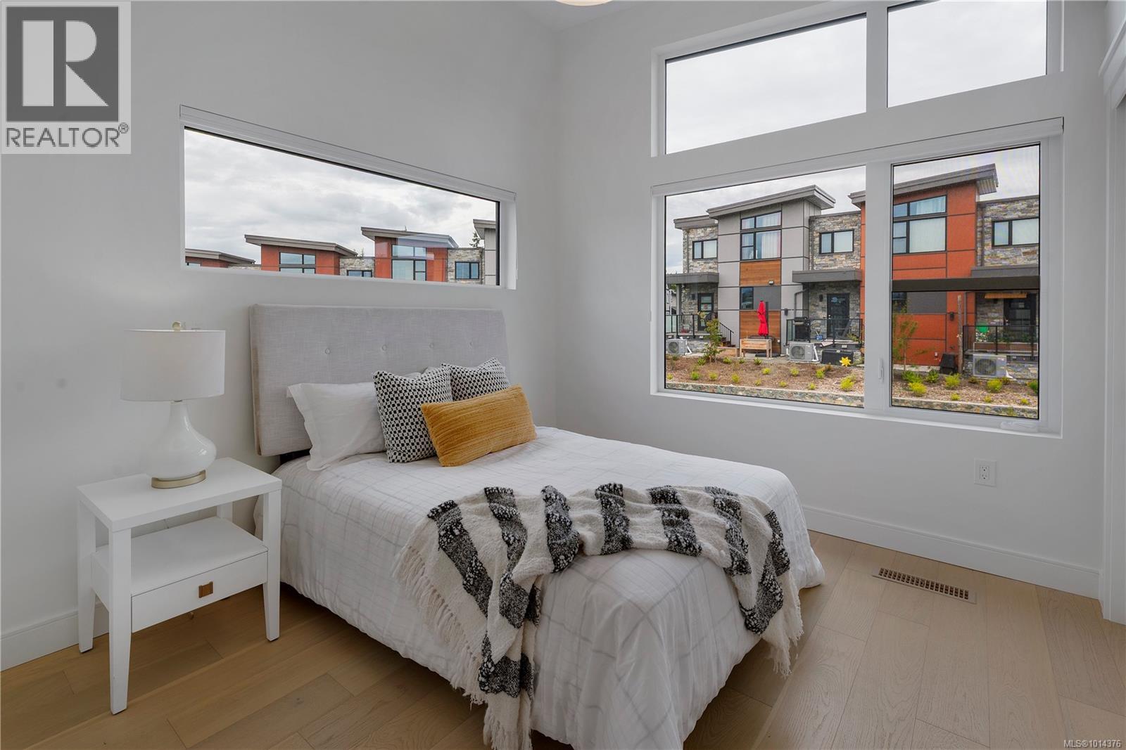11 4253 Dieppe Rd, Saanich