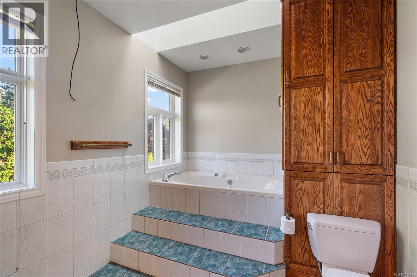845 Downey Rd, North Saanich
