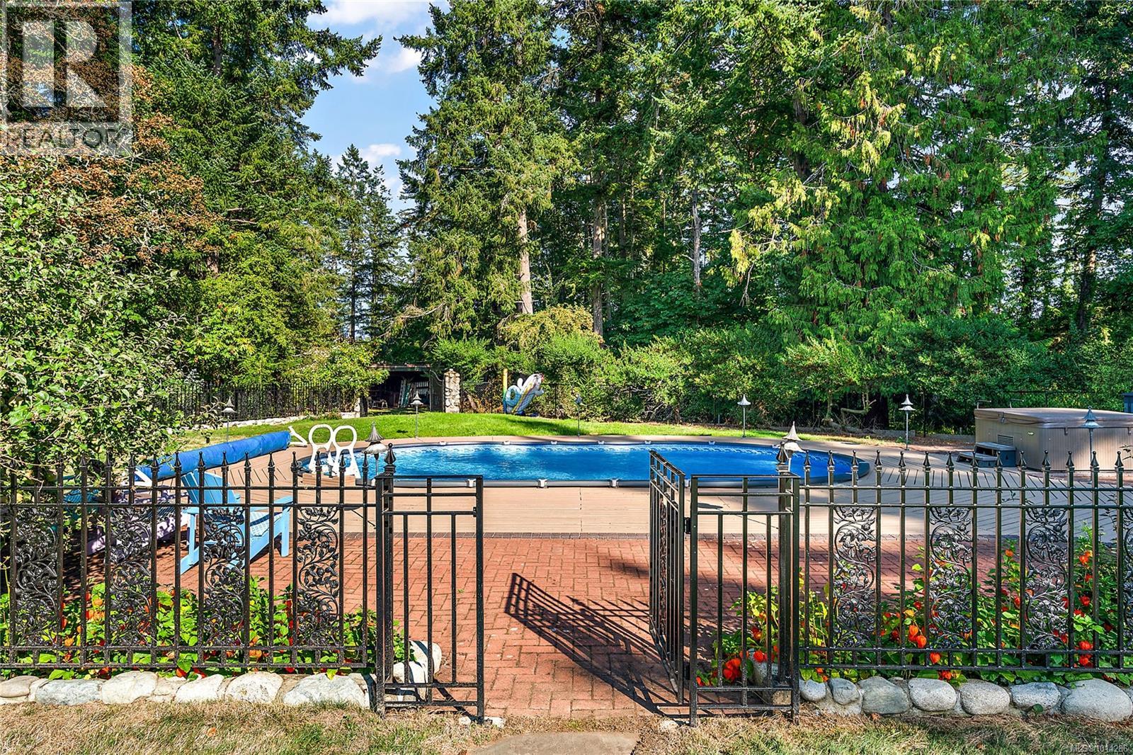 845 Downey Rd, North Saanich