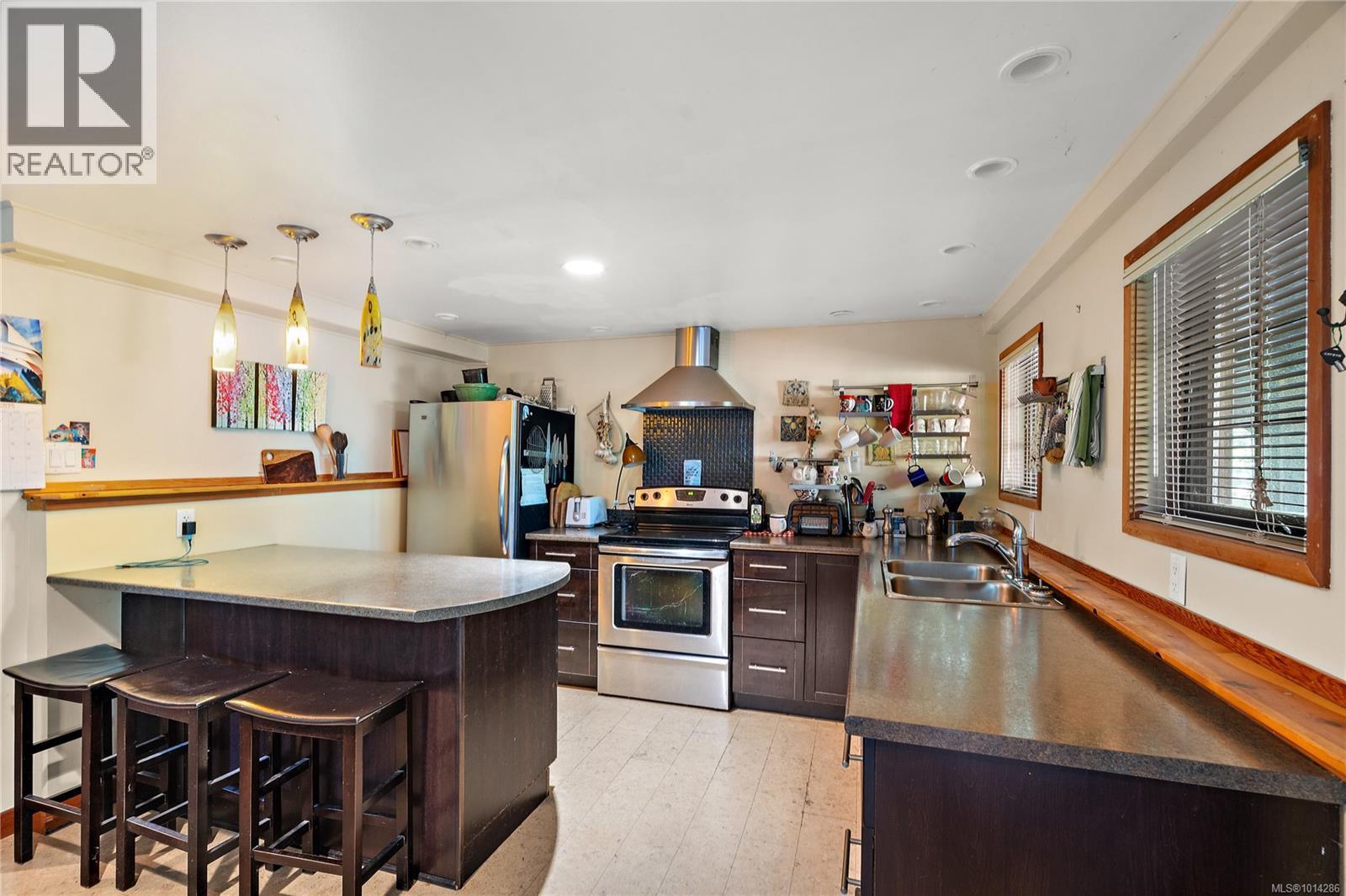 845 Downey Rd, North Saanich