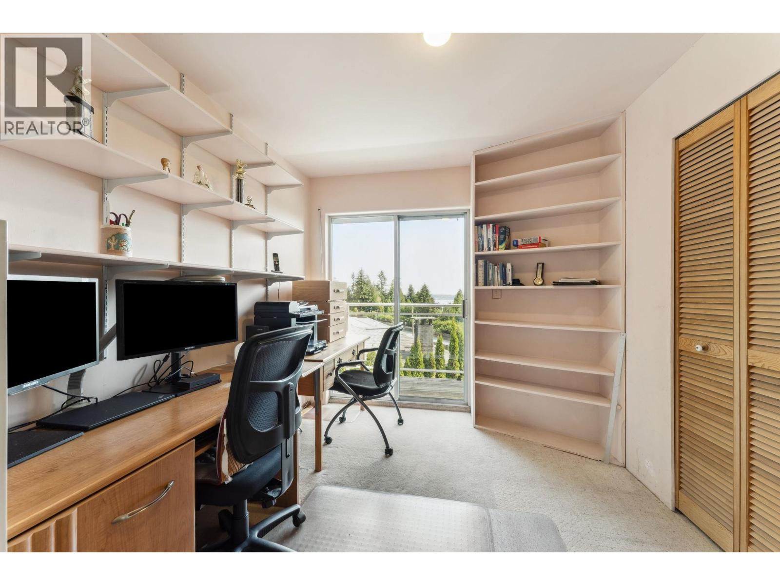 2735 SKILIFT PLACE, West Vancouver