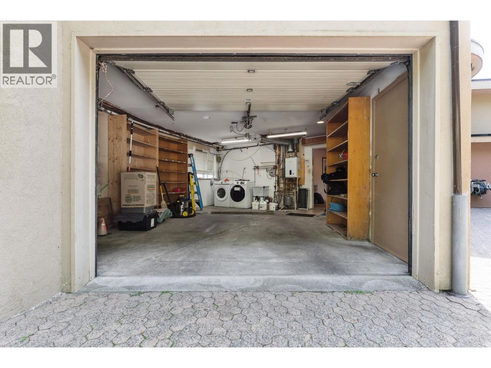 2735 SKILIFT PLACE, West Vancouver