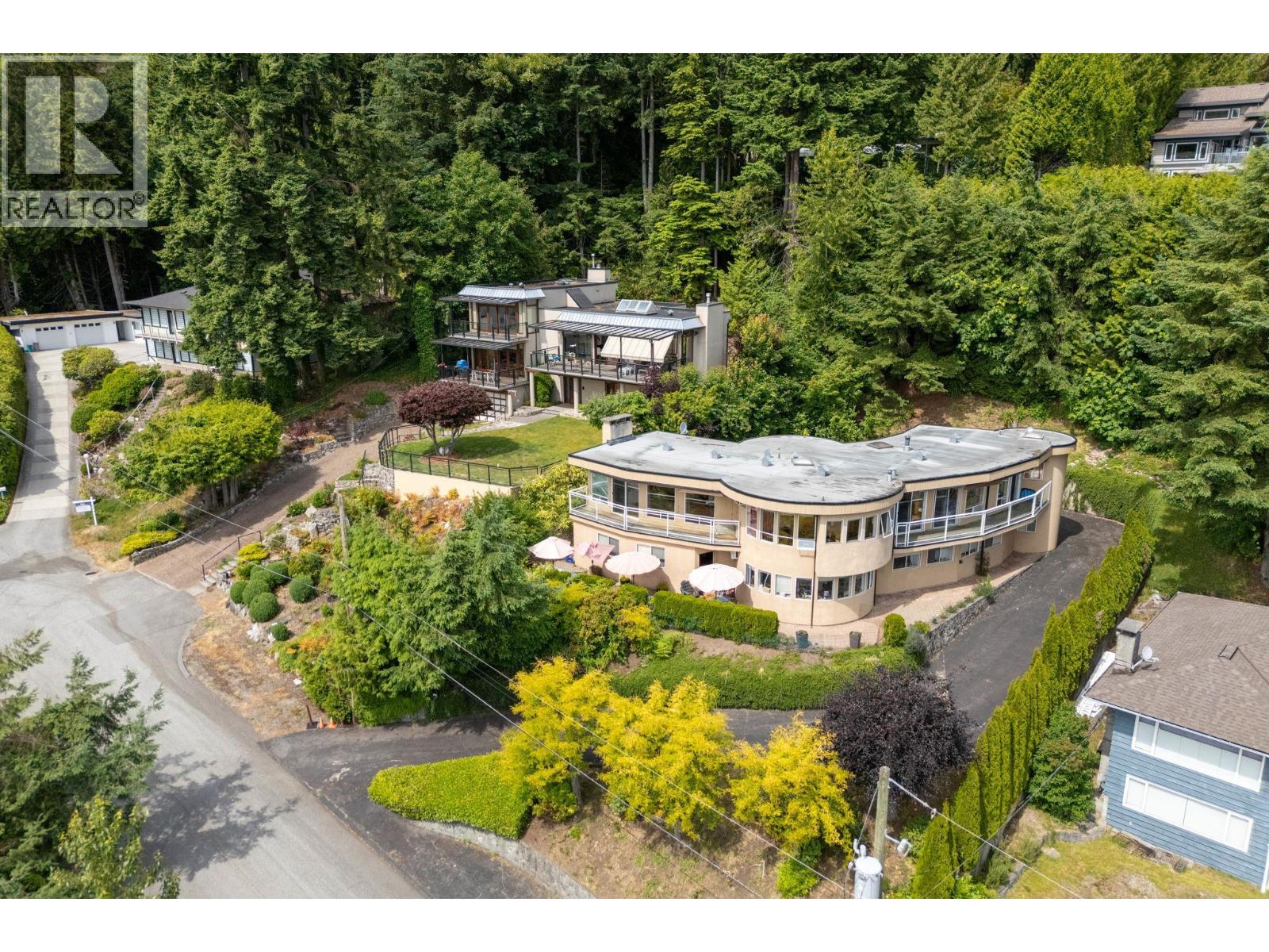 2735 SKILIFT PLACE, West Vancouver