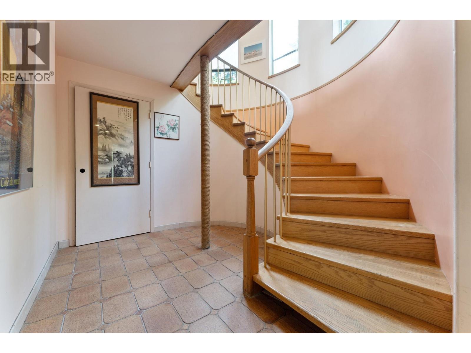 2735 SKILIFT PLACE, West Vancouver