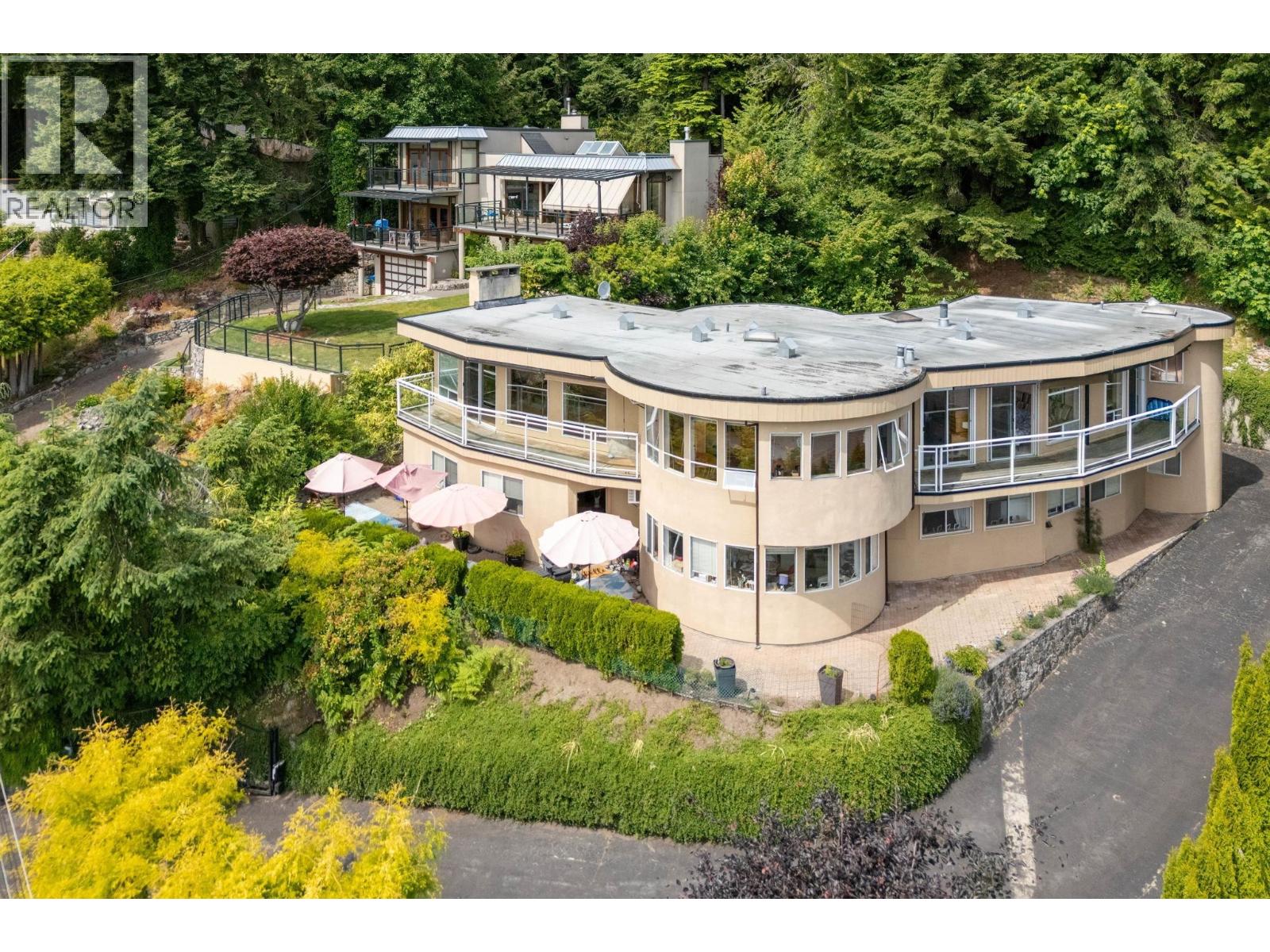 2735 SKILIFT PLACE, West Vancouver
