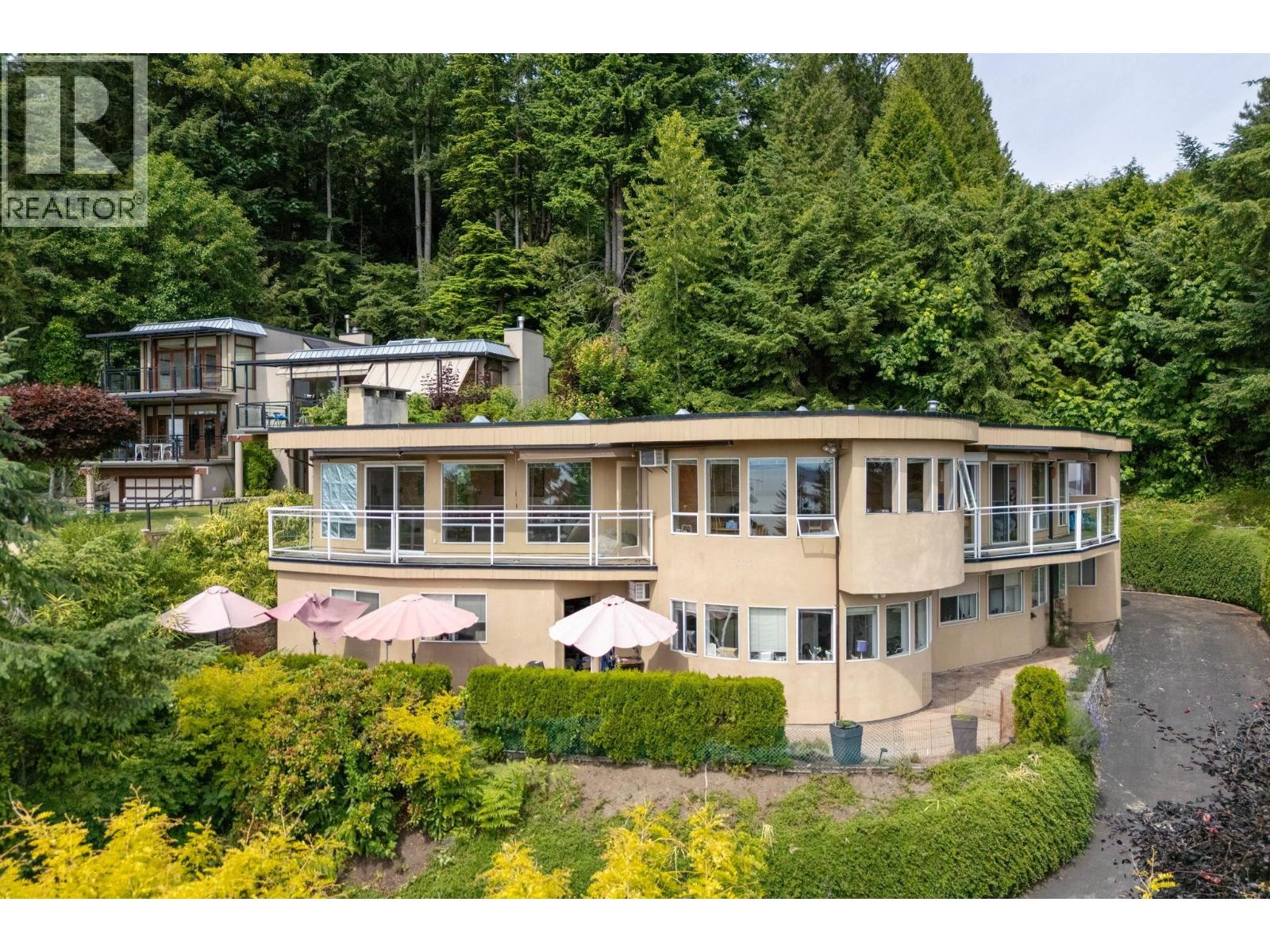 2735 SKILIFT PLACE, West Vancouver