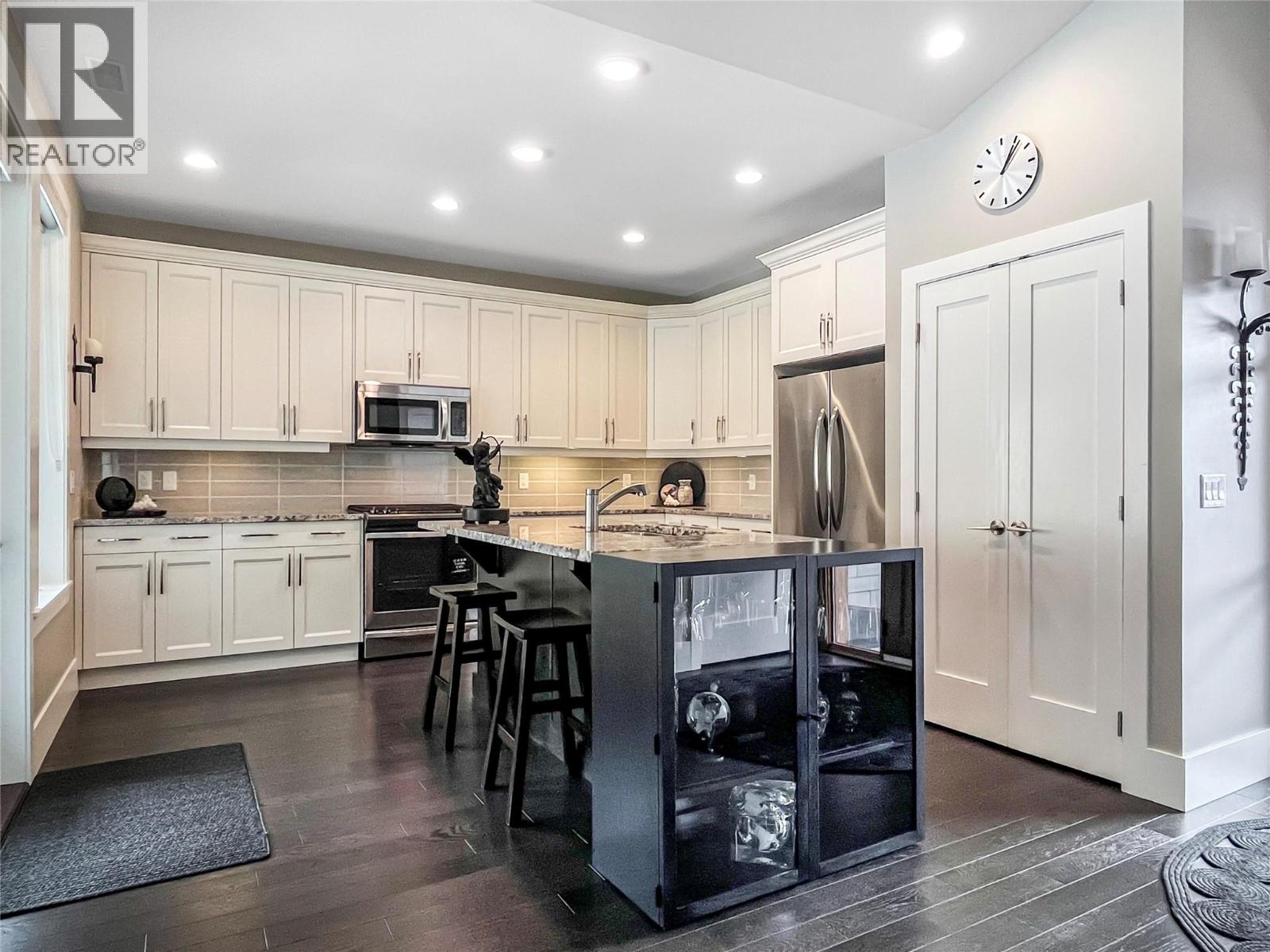 4000 Redstone Crescent NE Unit# 221 Lot# S Lot 32 P, Peachland
