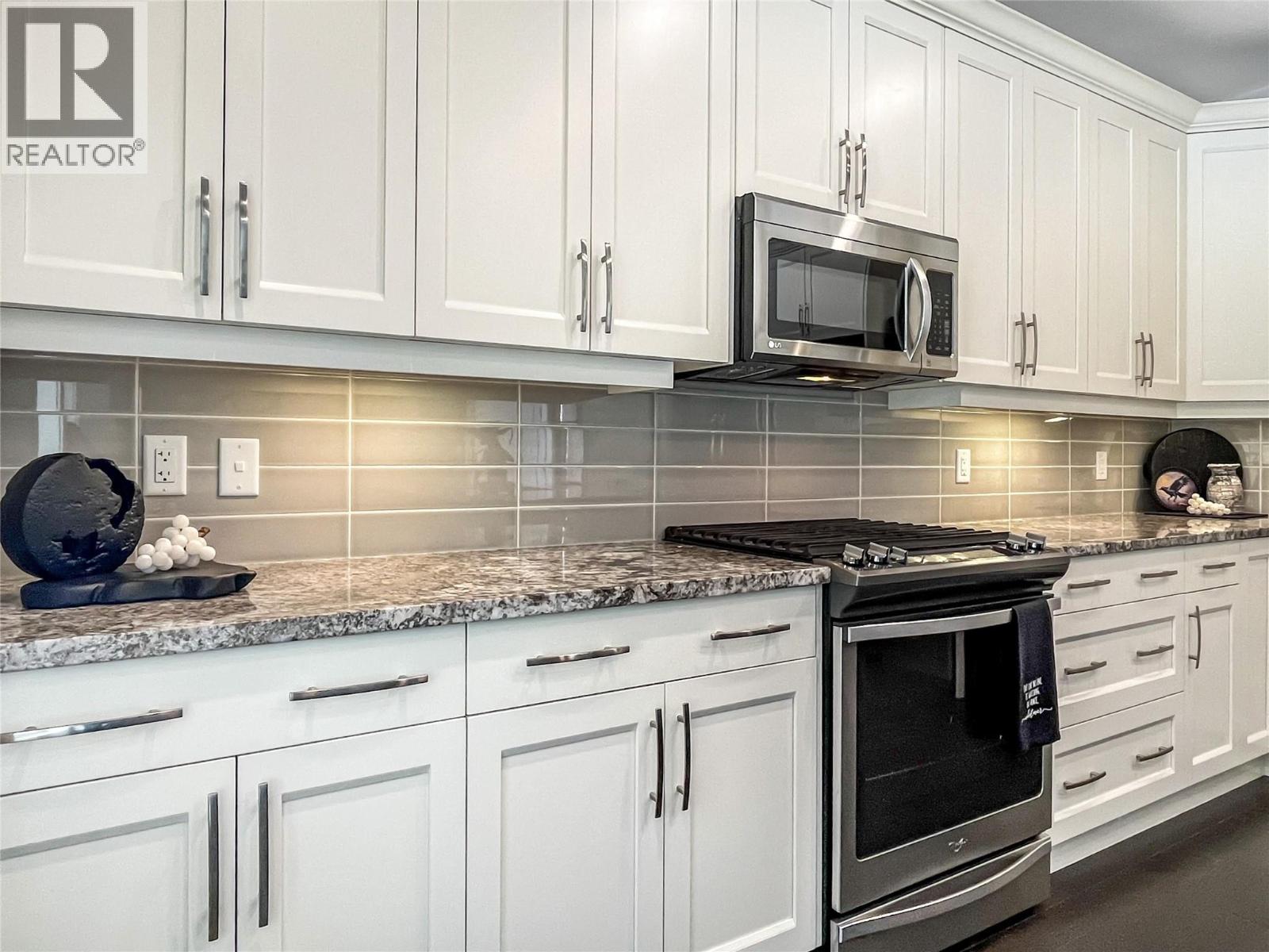 4000 Redstone Crescent NE Unit# 221 Lot# S Lot 32 P, Peachland