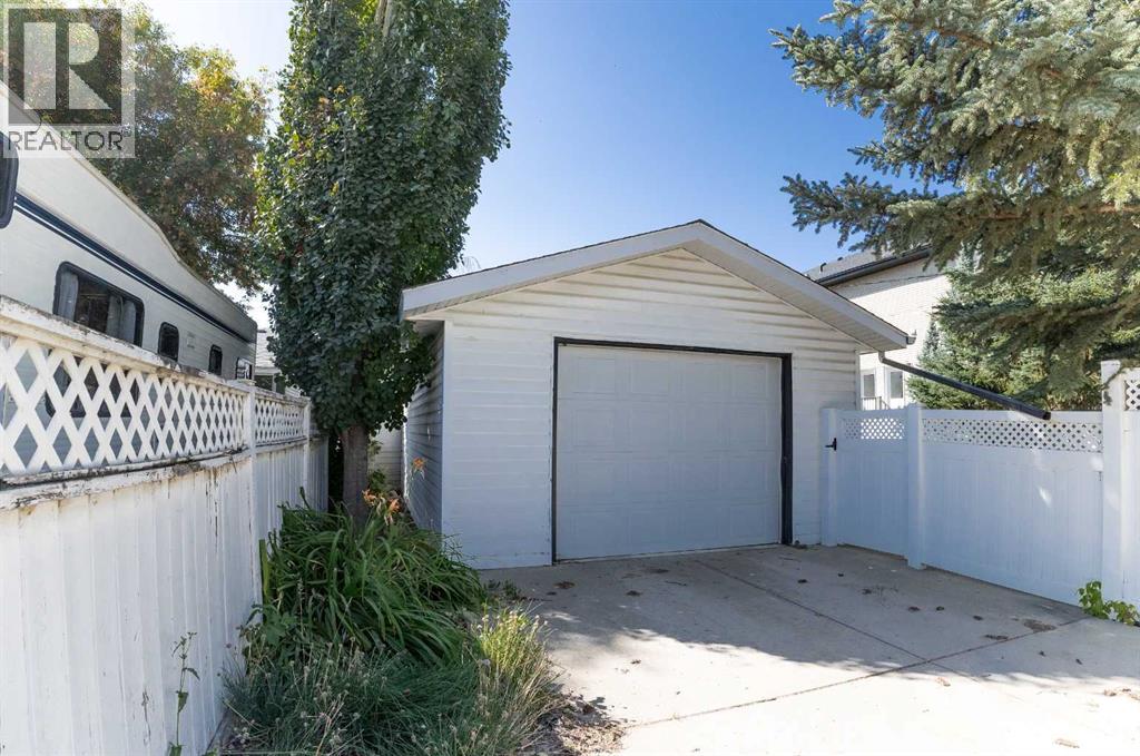 4742 48 Avenue, Lacombe