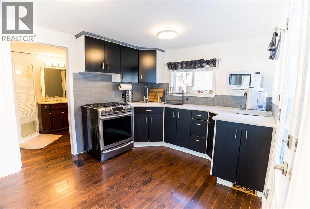 4742 48 Avenue, Lacombe