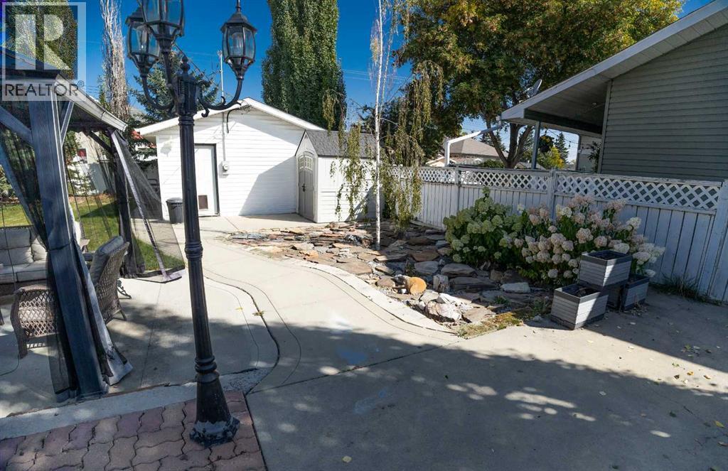 4742 48 Avenue, Lacombe