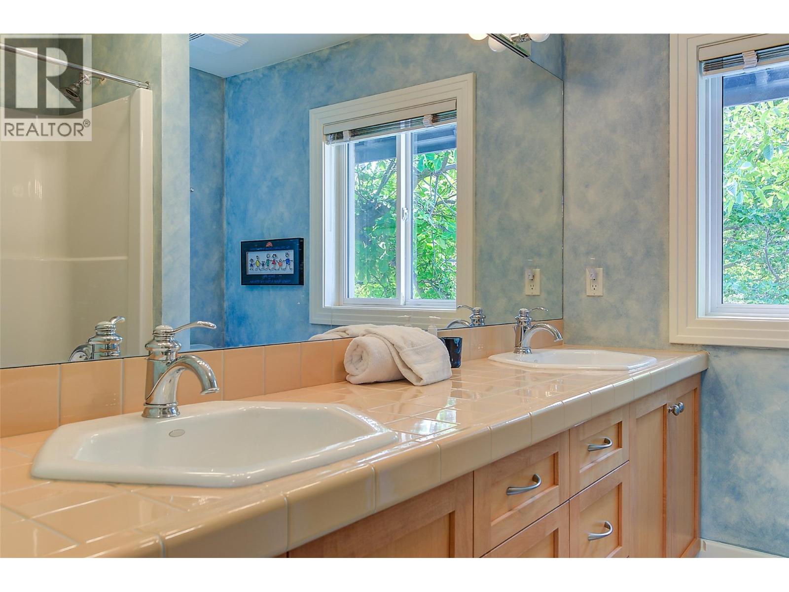  4260 Hobson Road, Kelowna