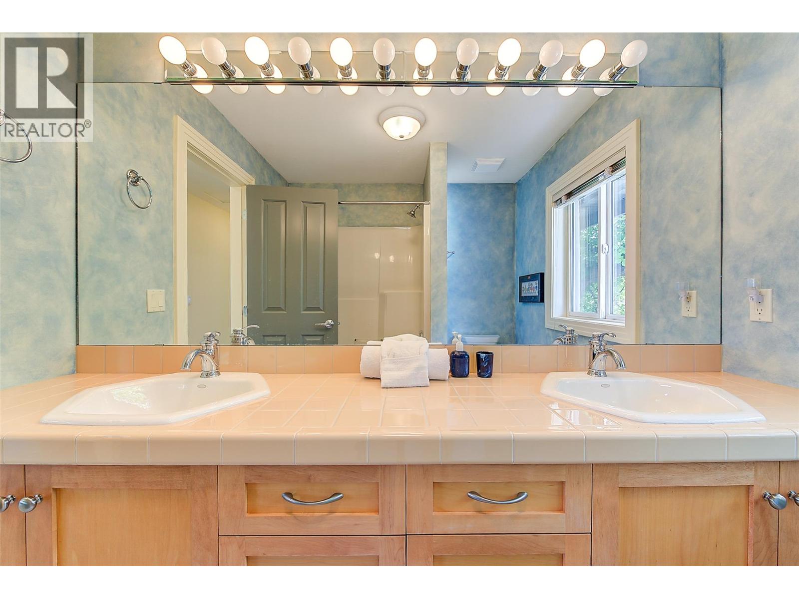  4260 Hobson Road, Kelowna